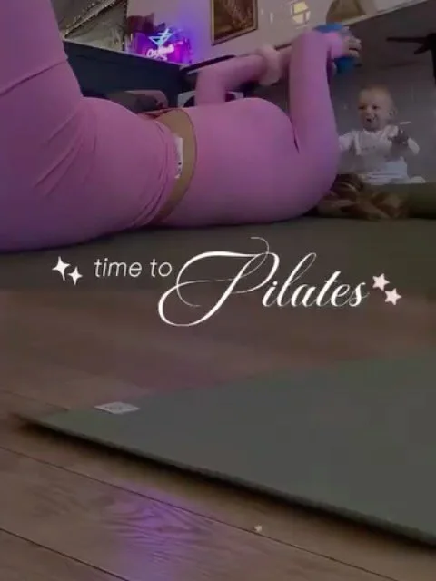 A wholesome Sunday spent with our mummas &amp; their little ones 🧘&zwj;♀️ 👶 A morning of movement, motherhood and a little bit of me time with a gorgeous pilates class from @pilateswithnikki_ while babies crawled around, joined in with a few poses,