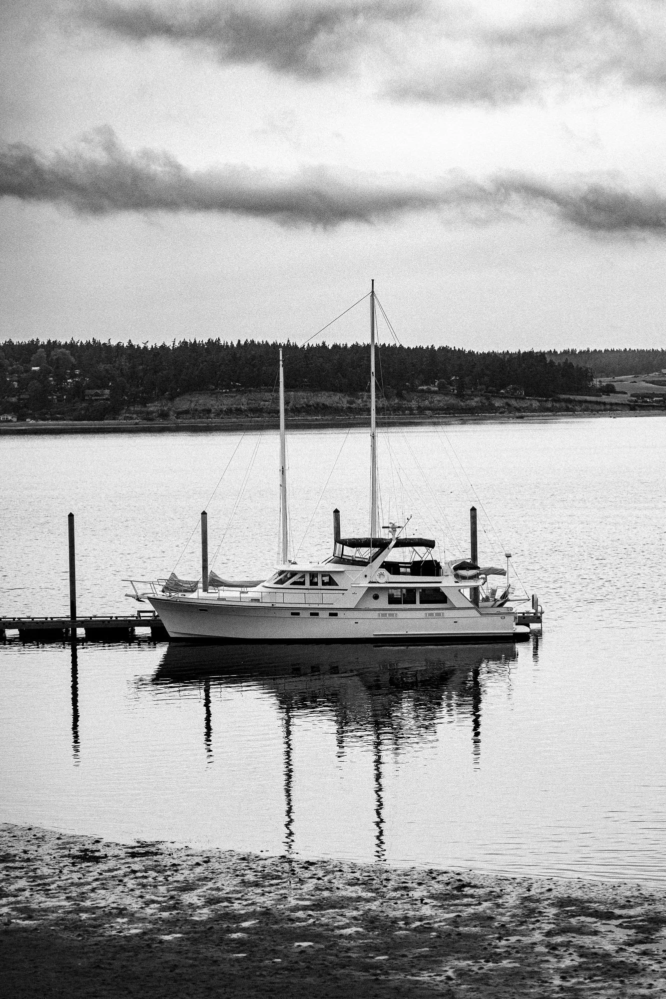 coupeville-boat-bw2.jpg