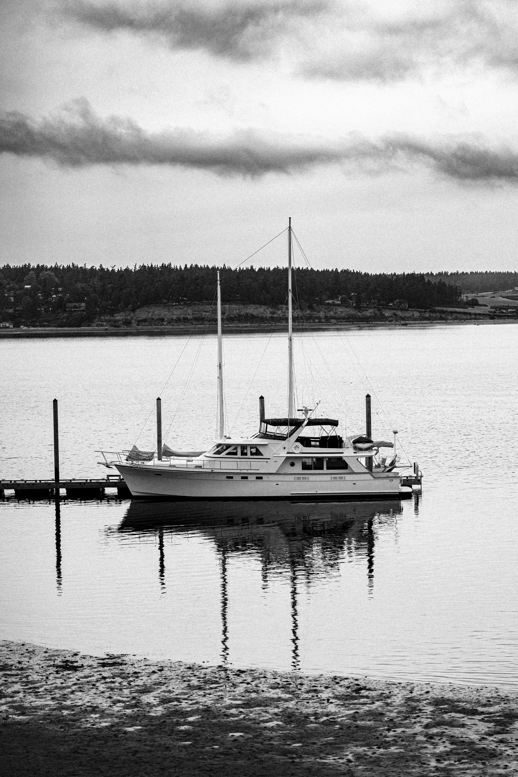 bwboatreflection.jpg