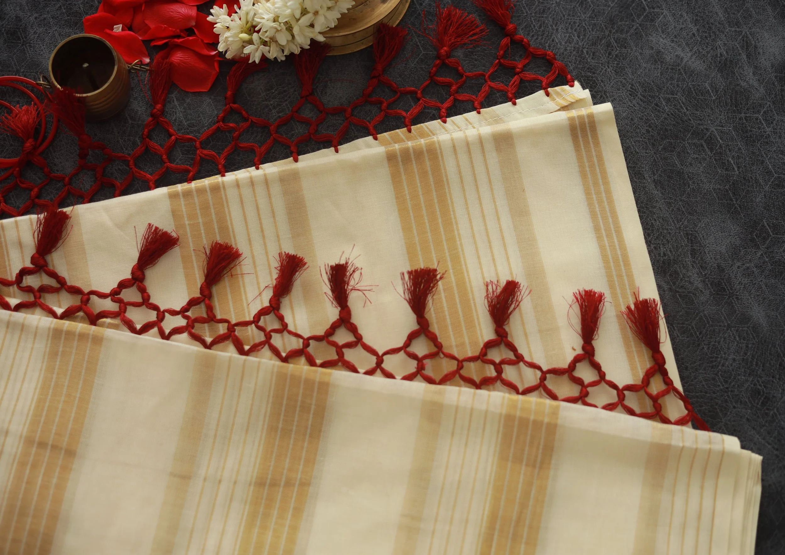 Elegant Mul Cotton Saree with Red Tassels