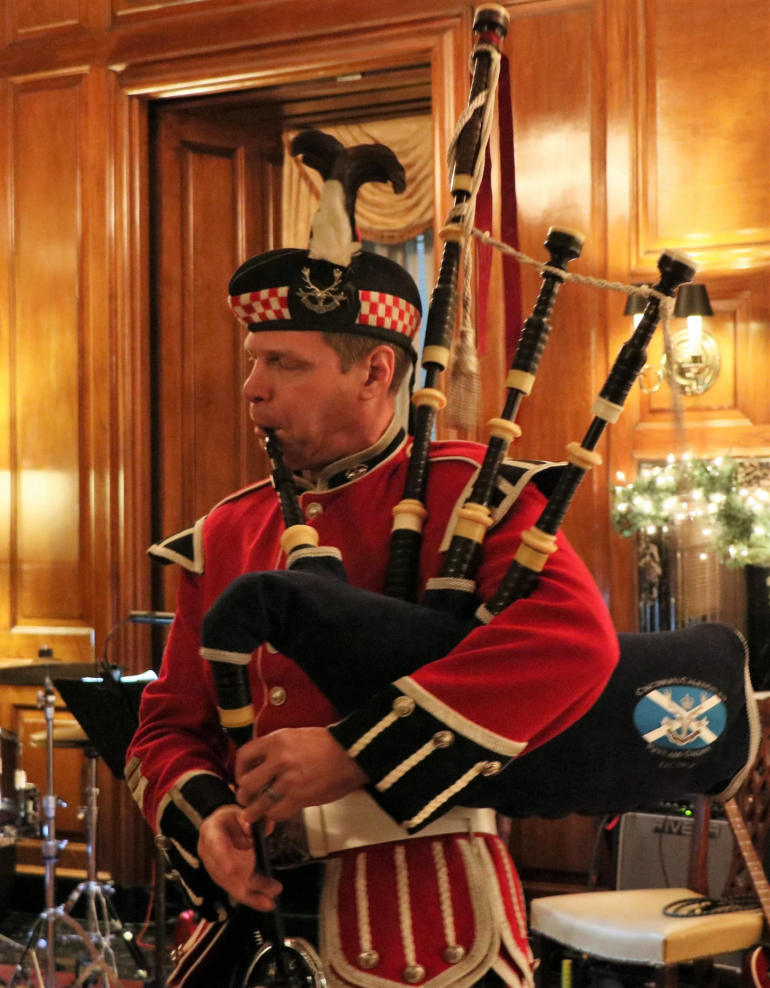 Bagpiper Robert Reid 1.JPG