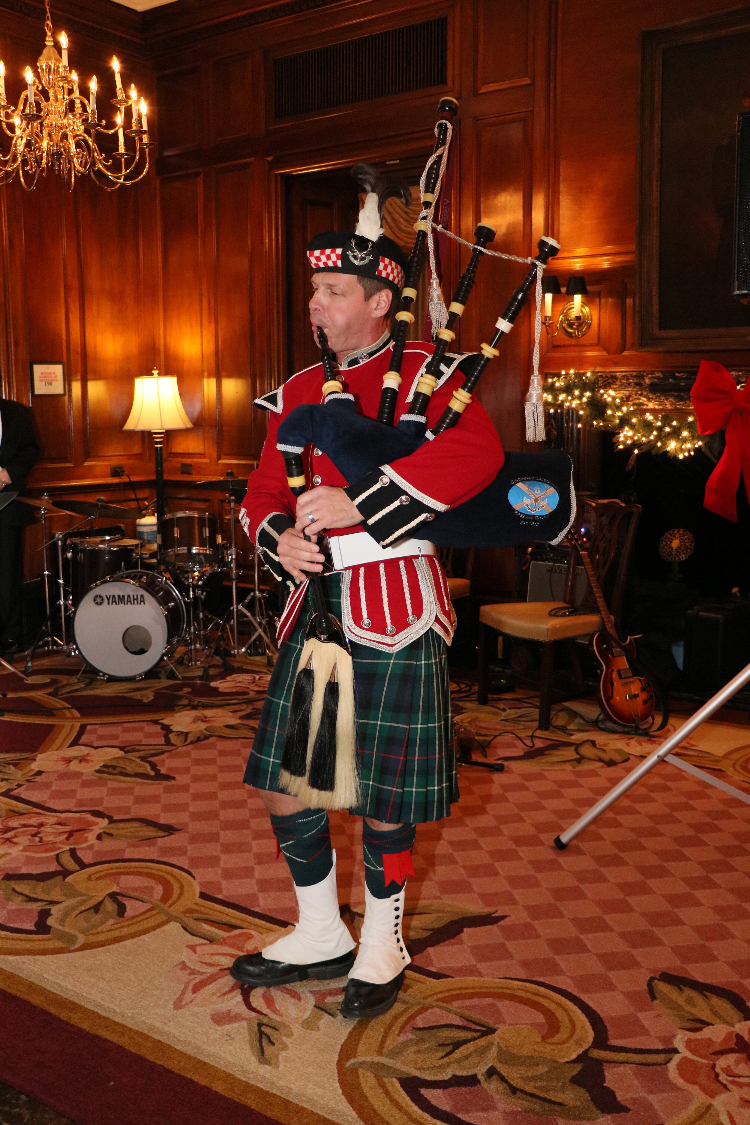 Bagpiper Robert Reid 3.JPG