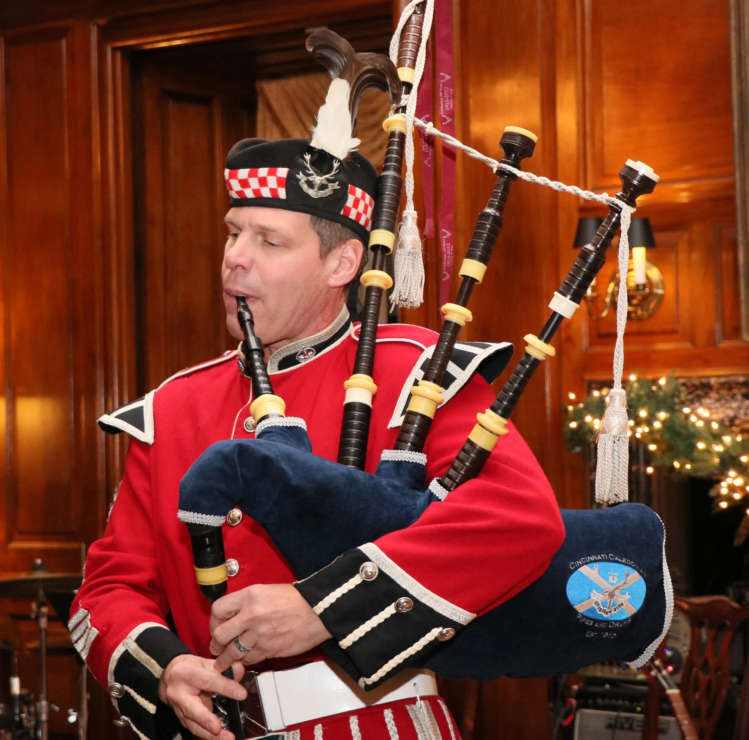 Bagpiper Robert Reid 2 (1).JPG