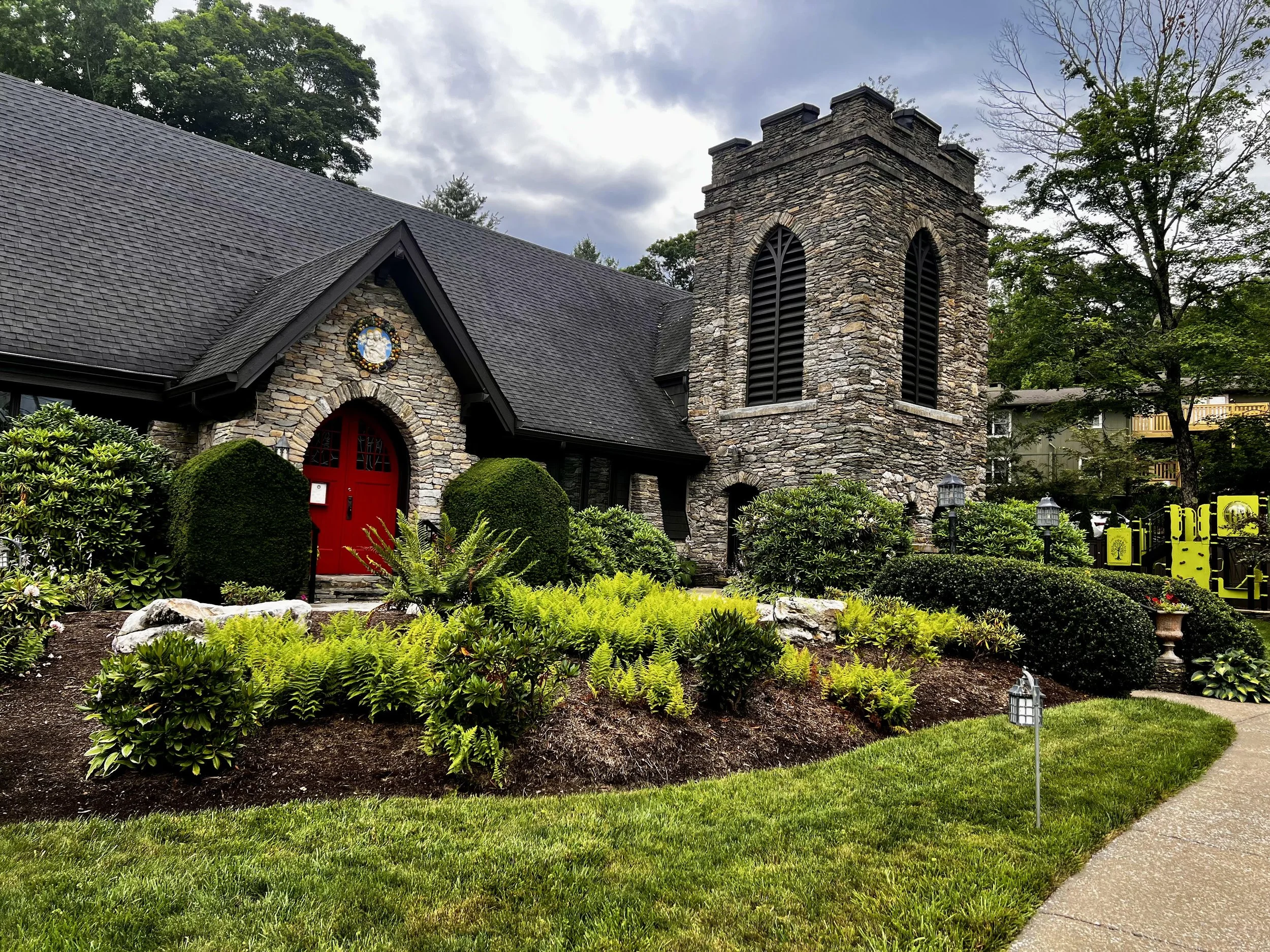 St Mary's Episcopal Front.jpg