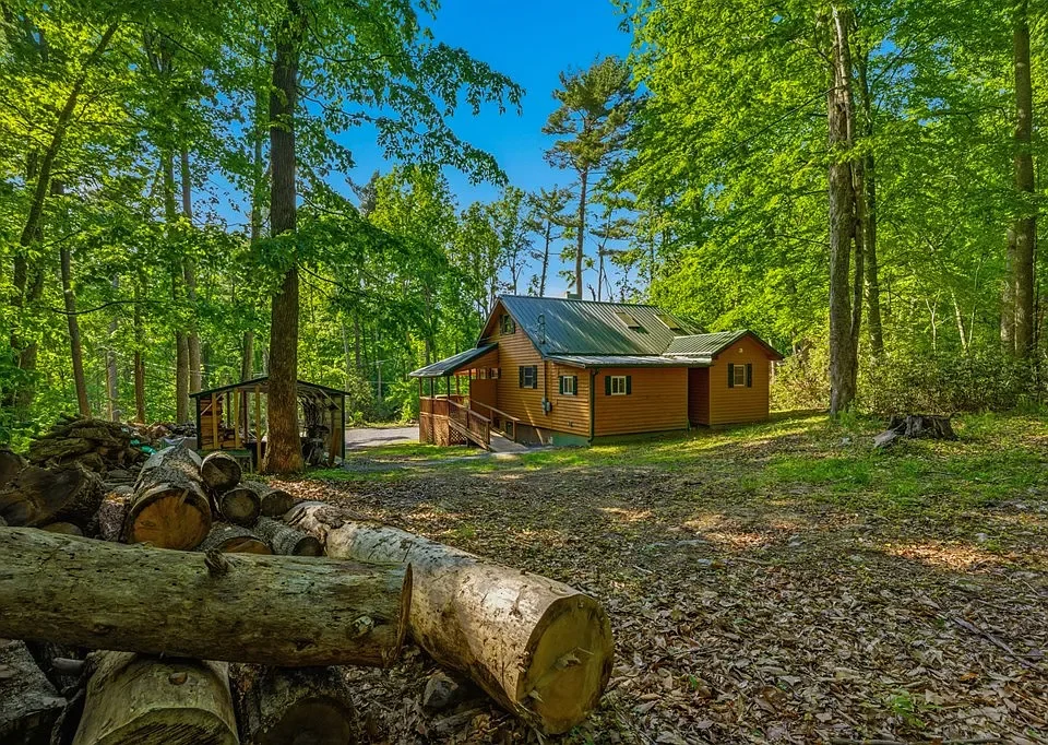 burnt trail property.webp