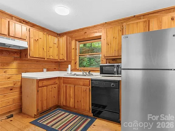 henderson street kitchen.webp