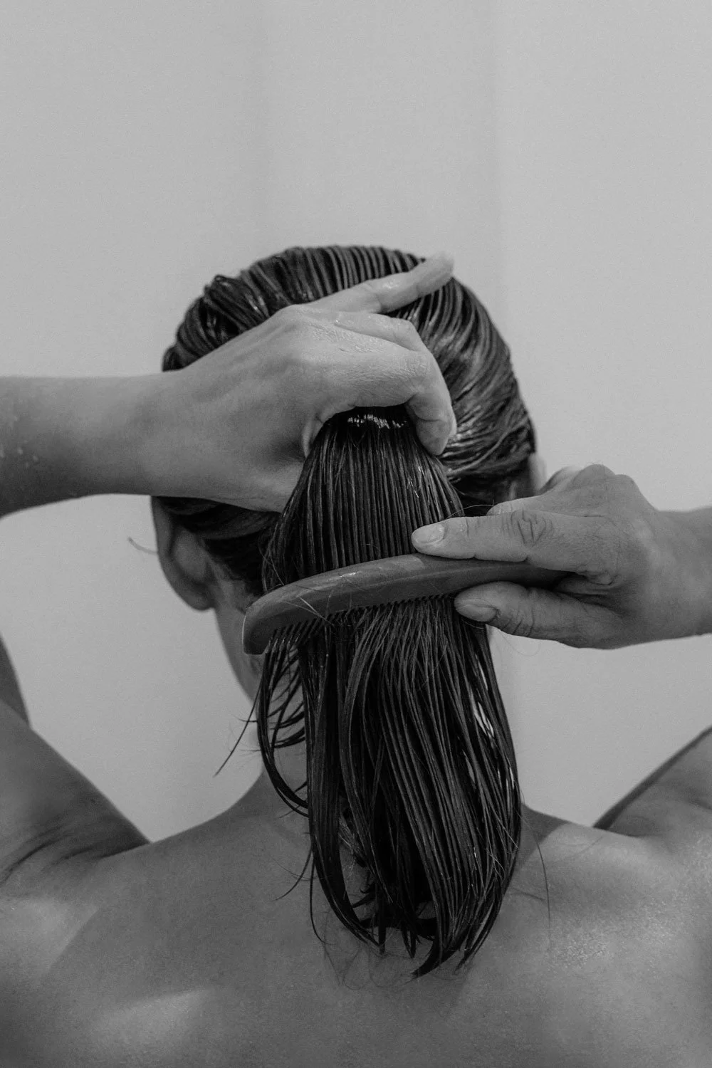 kaboompics_relaxing-shower-rituals-hair-care-skincare-and-self-care-moments-36939.jpg