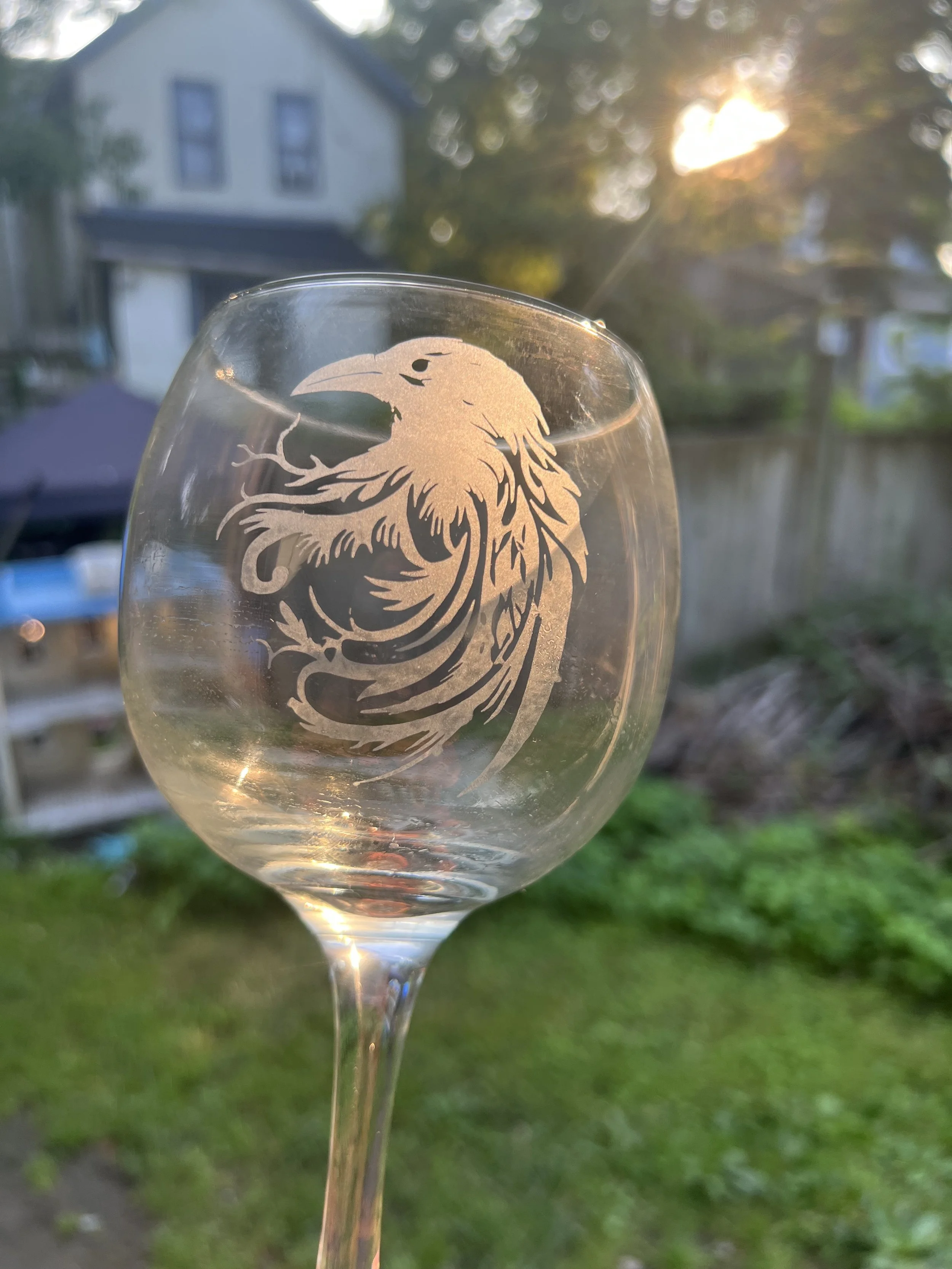 Raven Etched Wine Glass