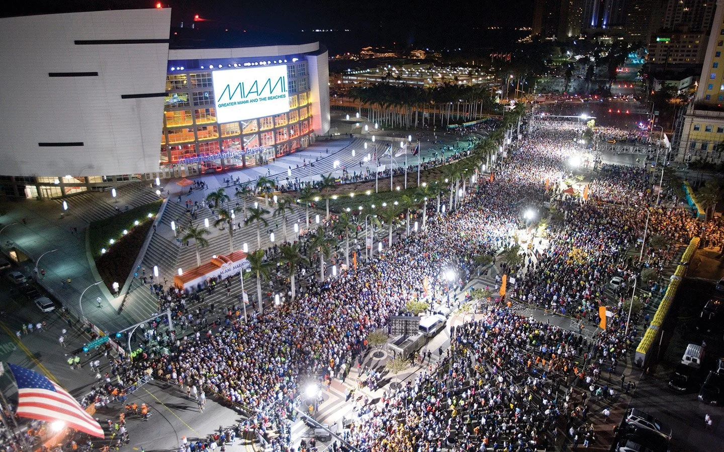 Aerial view of the Miami Marathon start area in downtown Miami, showcasing one of Florida’s premier marathon events and a signature destination for LATAM Marathon Experience runners.