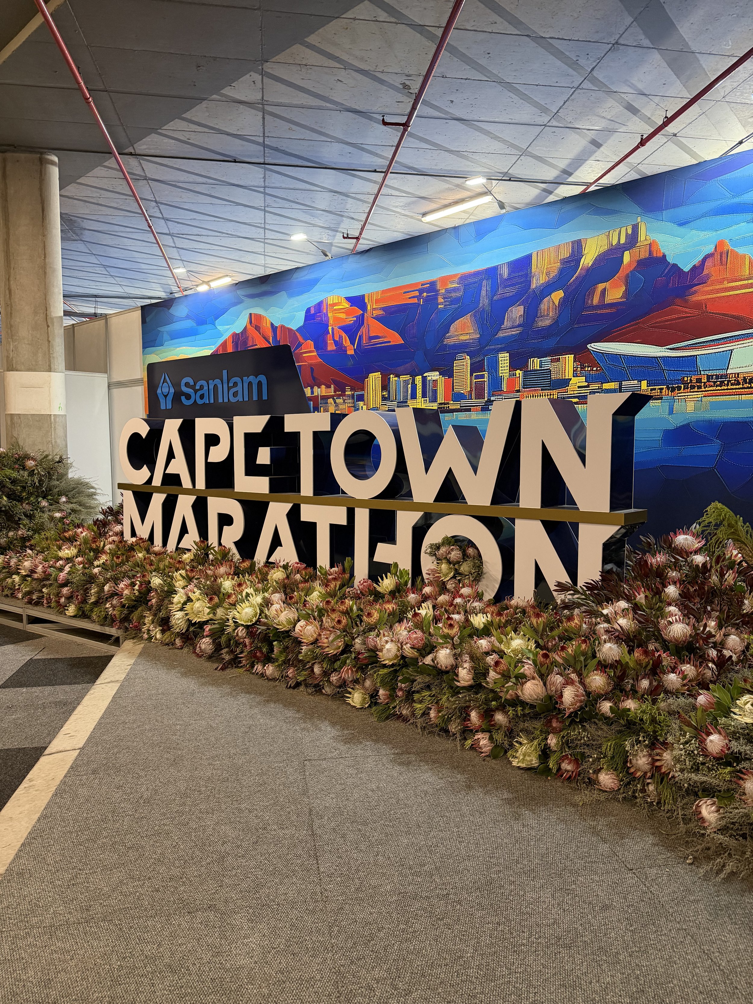 LATAM Marathon Experience attending the Cape Town Marathon Expo, celebrating Cape Town’s inclusion as an Abbott World Marathon Major and supporting international marathon travel experiences.