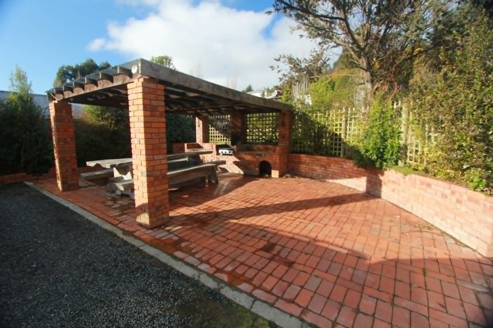 BBQ area / outside dining area