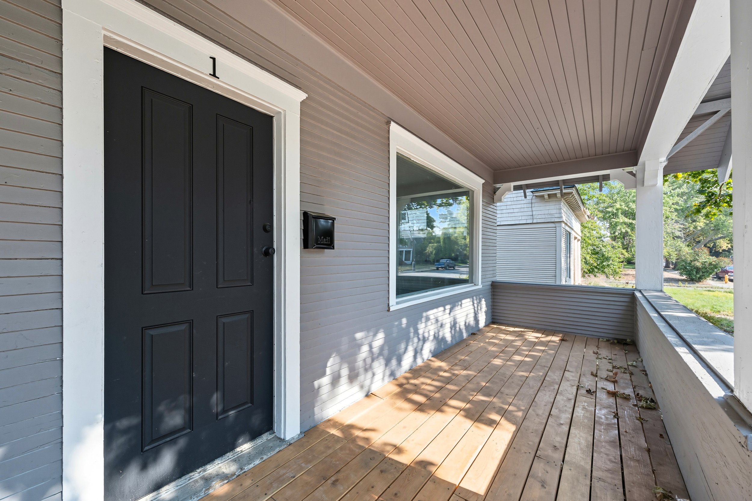Spokane WA multifamily investment property exterior view – Hall Street