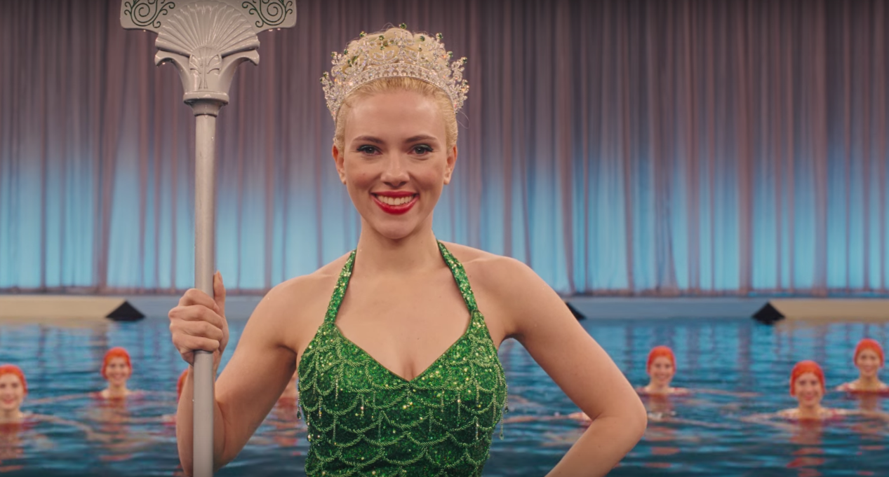 scarlettjohanssonswimming.png