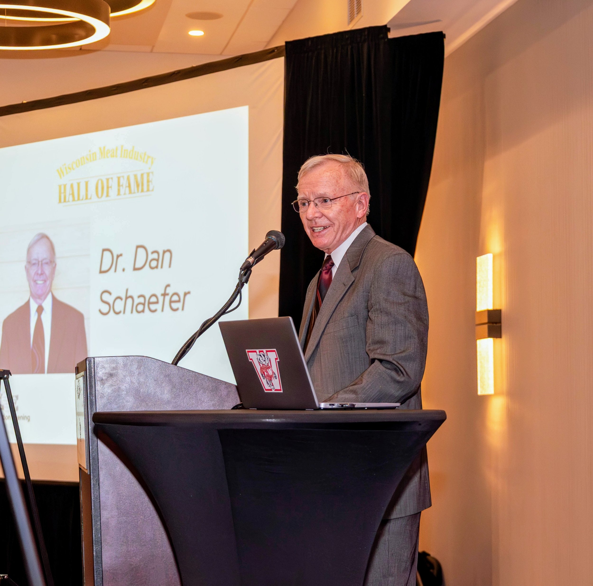 Dan Schaefer giving his acceptance speech at the Wisconsin Meat Industry Hall of Fame induction ceremony.