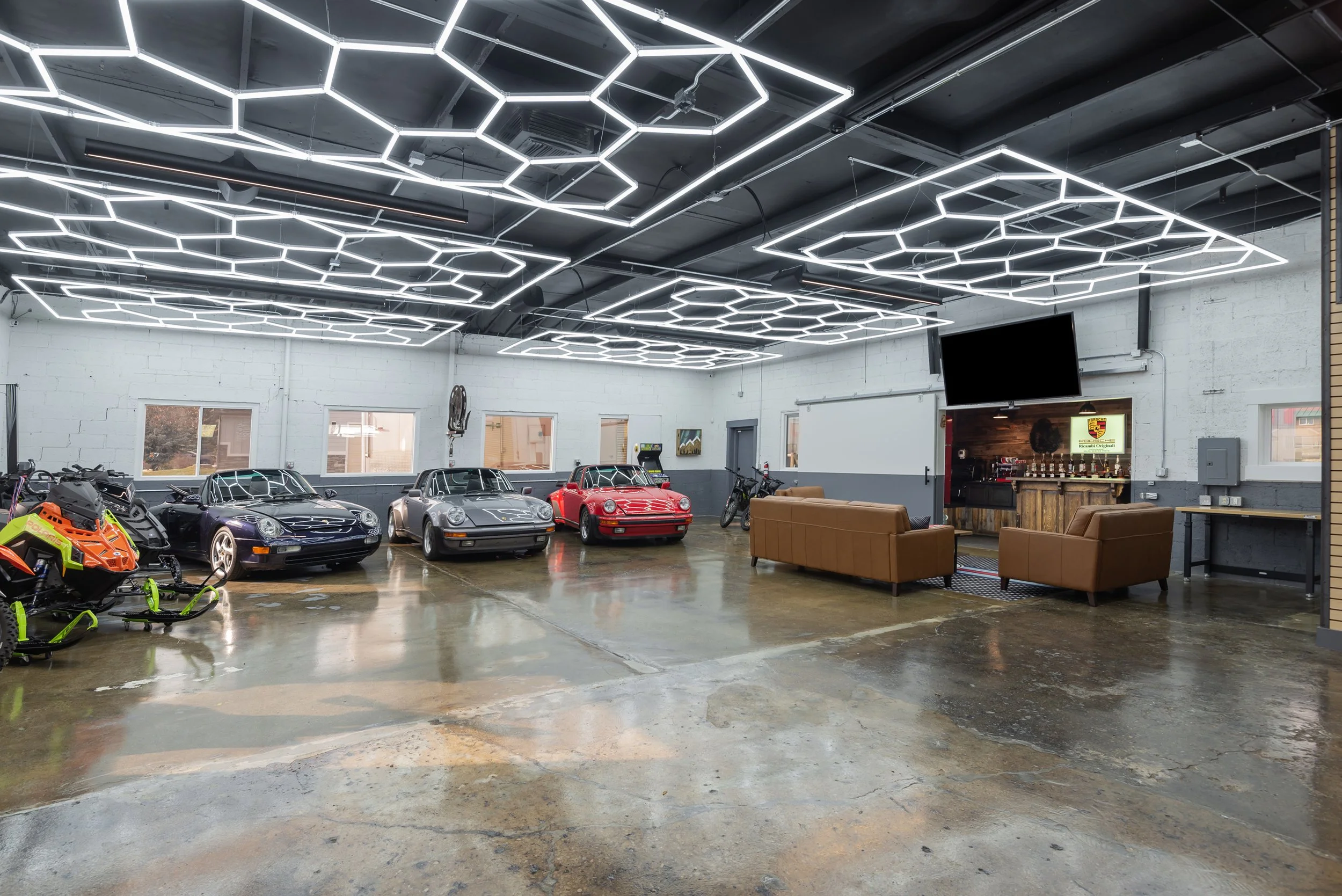 6 298sCenterSt-DaybellGarage-008.jpg