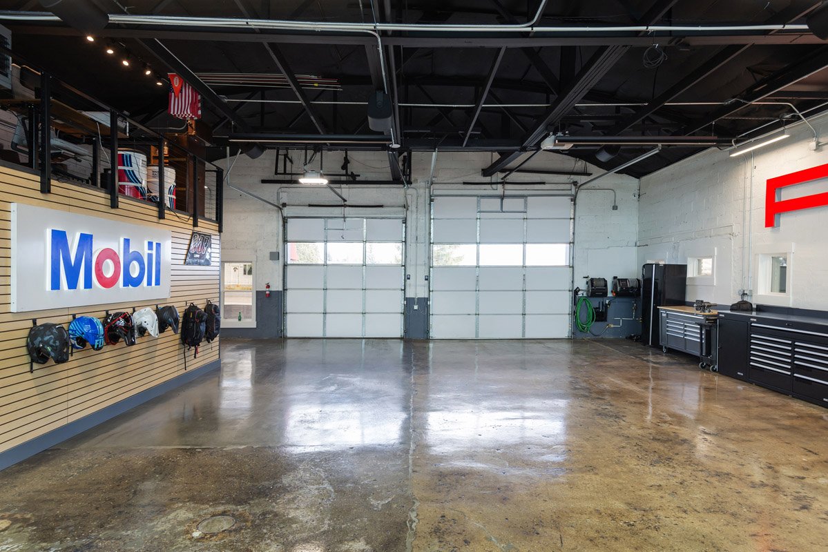14 298sCenterSt-DaybellGarage-007.jpg