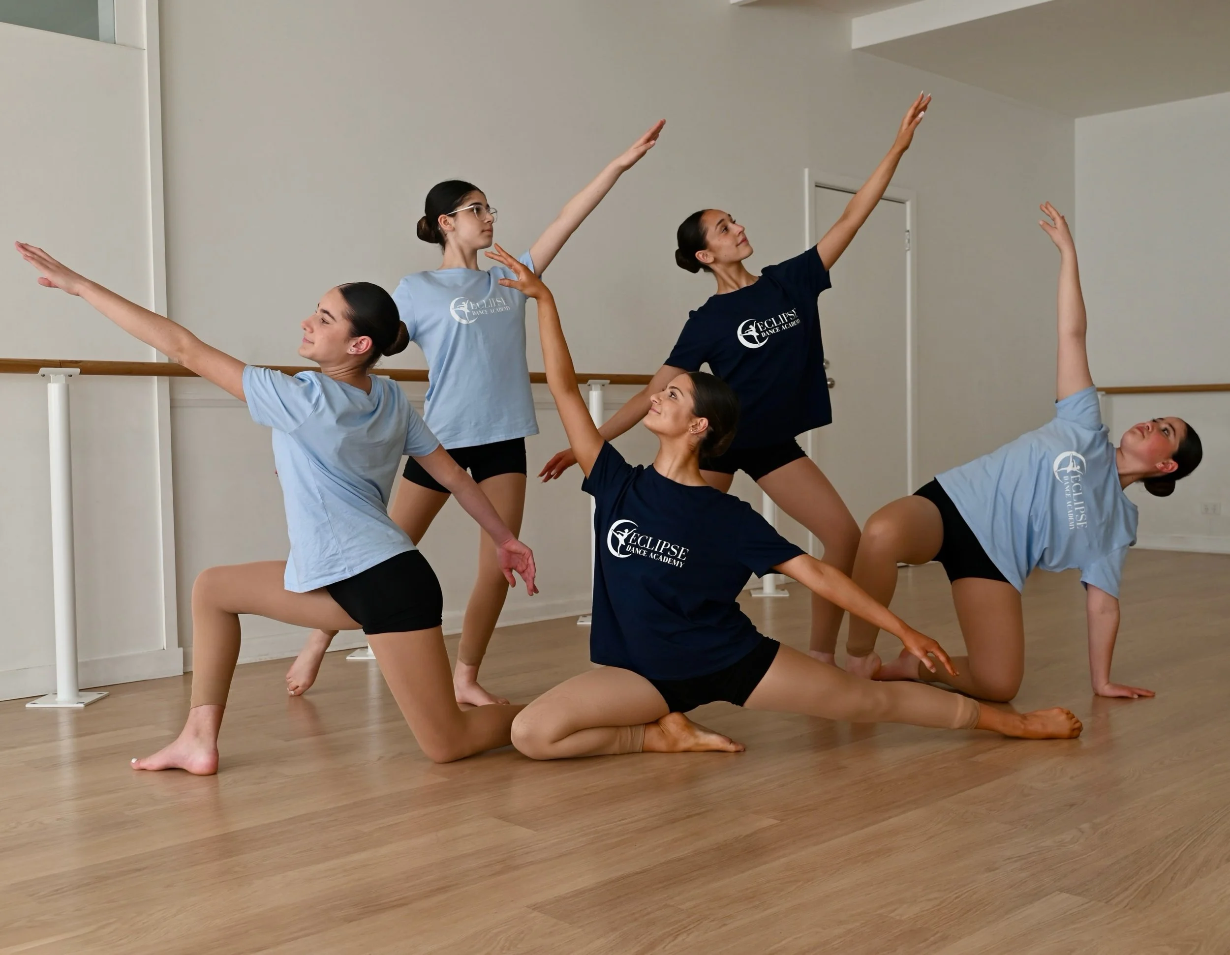 Class Spotlight: Contemporary🌙
&bull;
🌀Develops individual creativity
🌀Connect with your emotions 
🌀Build dynamic and adaptable balance
&bull;
Unlock your artistry and find your inner creative with us in 2027! Expression of Interest now open✨
&bu