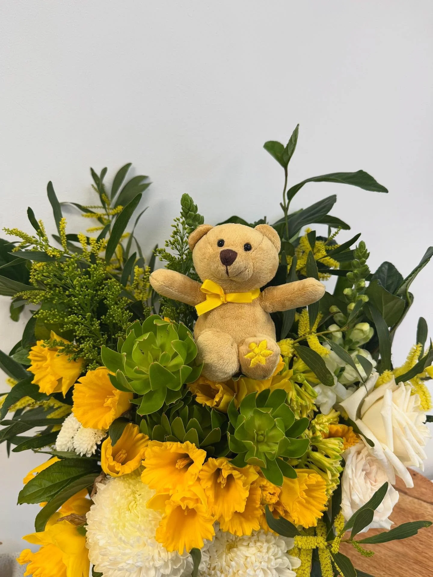It&rsquo;s Daffodil Day 💛

Brightening our day with some sunshine to support those impacted by cancer and to help continue the research to fight against this disease. 

Every heartfelt gesture counts, whether you
💰Donate
🌼 Buy fresh daffodils 
💛W