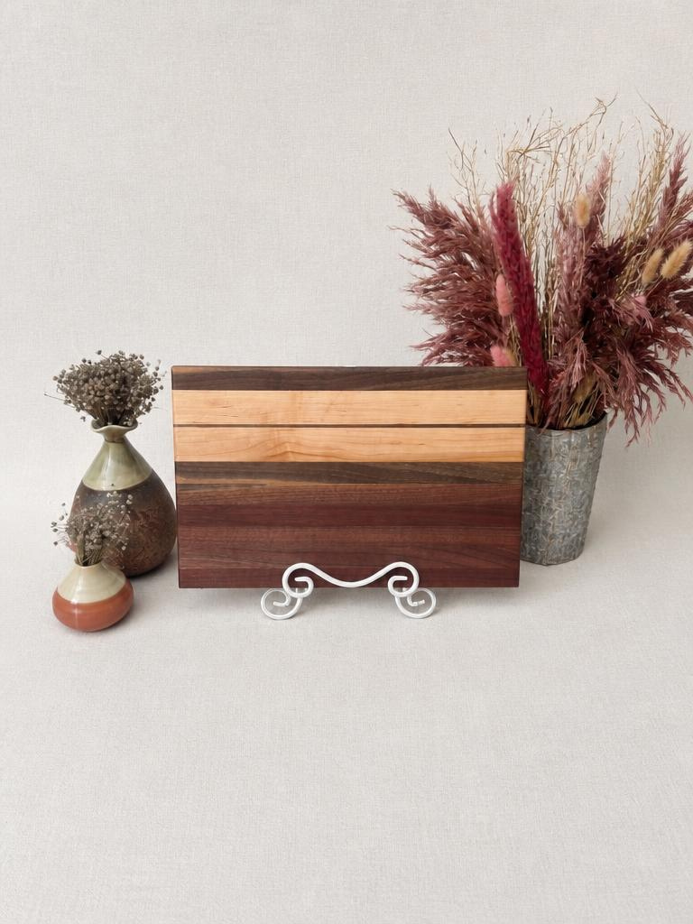 Cutting board product photo (1).png