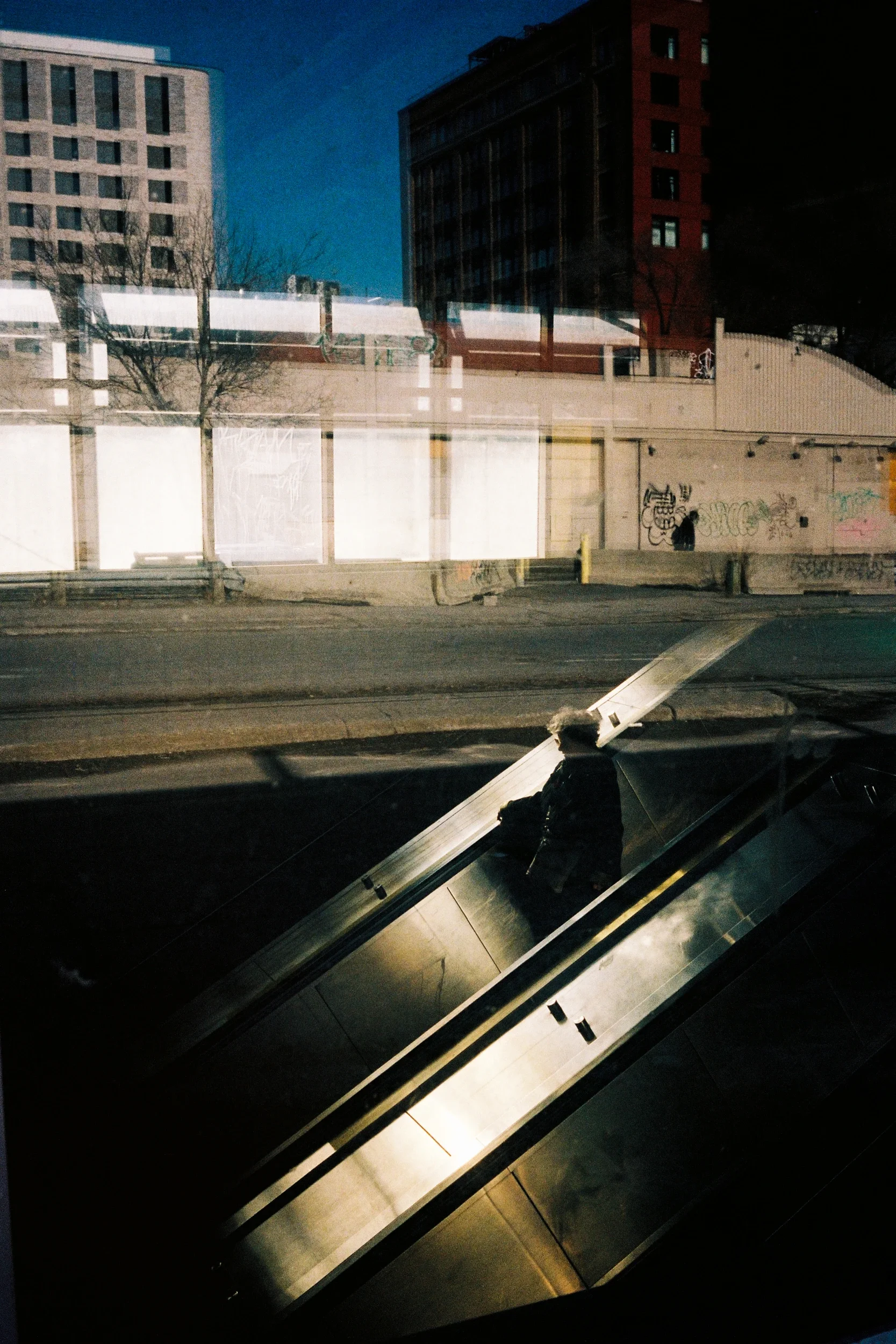 StLaurentMetro_Sullylux-2026.webp