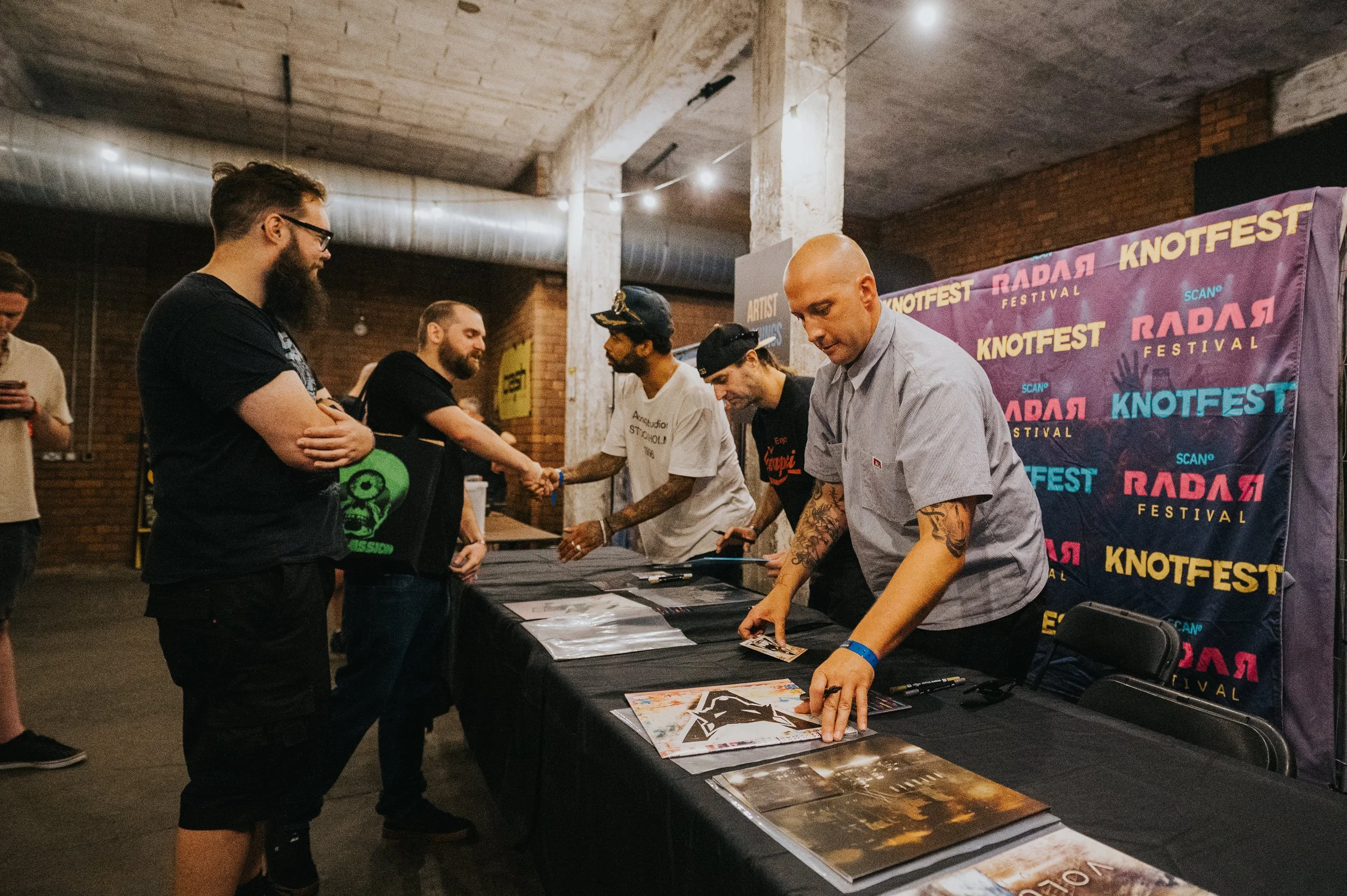 VOLUMES SIGNING_CHARLIEBLUCK-10.jpg