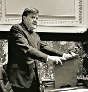 Ralph gives speech in BC legislature, 2018