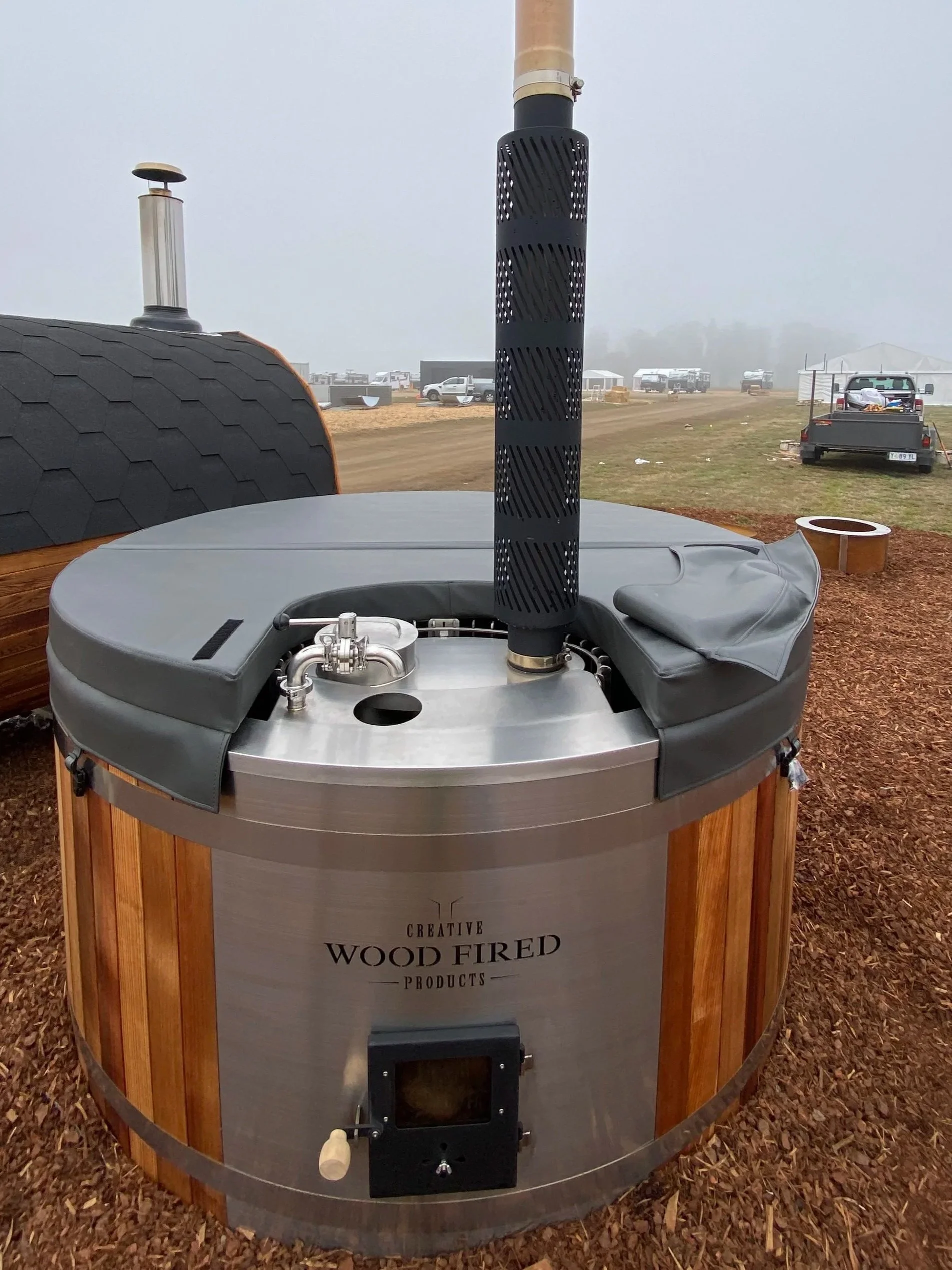 Wood+Fired+Hot+Tub+19+cover+on.jpg