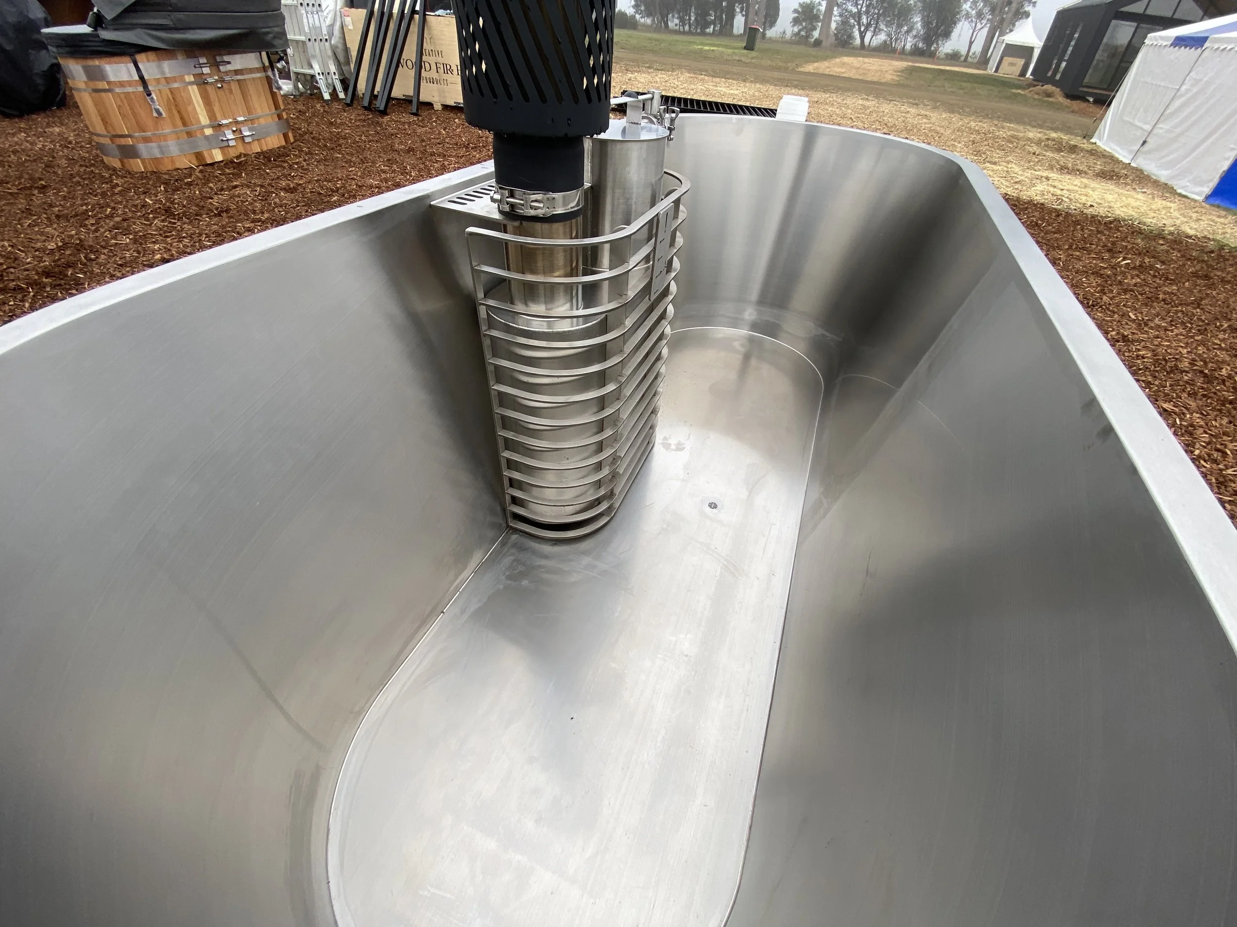 Wood Fired Hot Tub Oval internal.jpeg