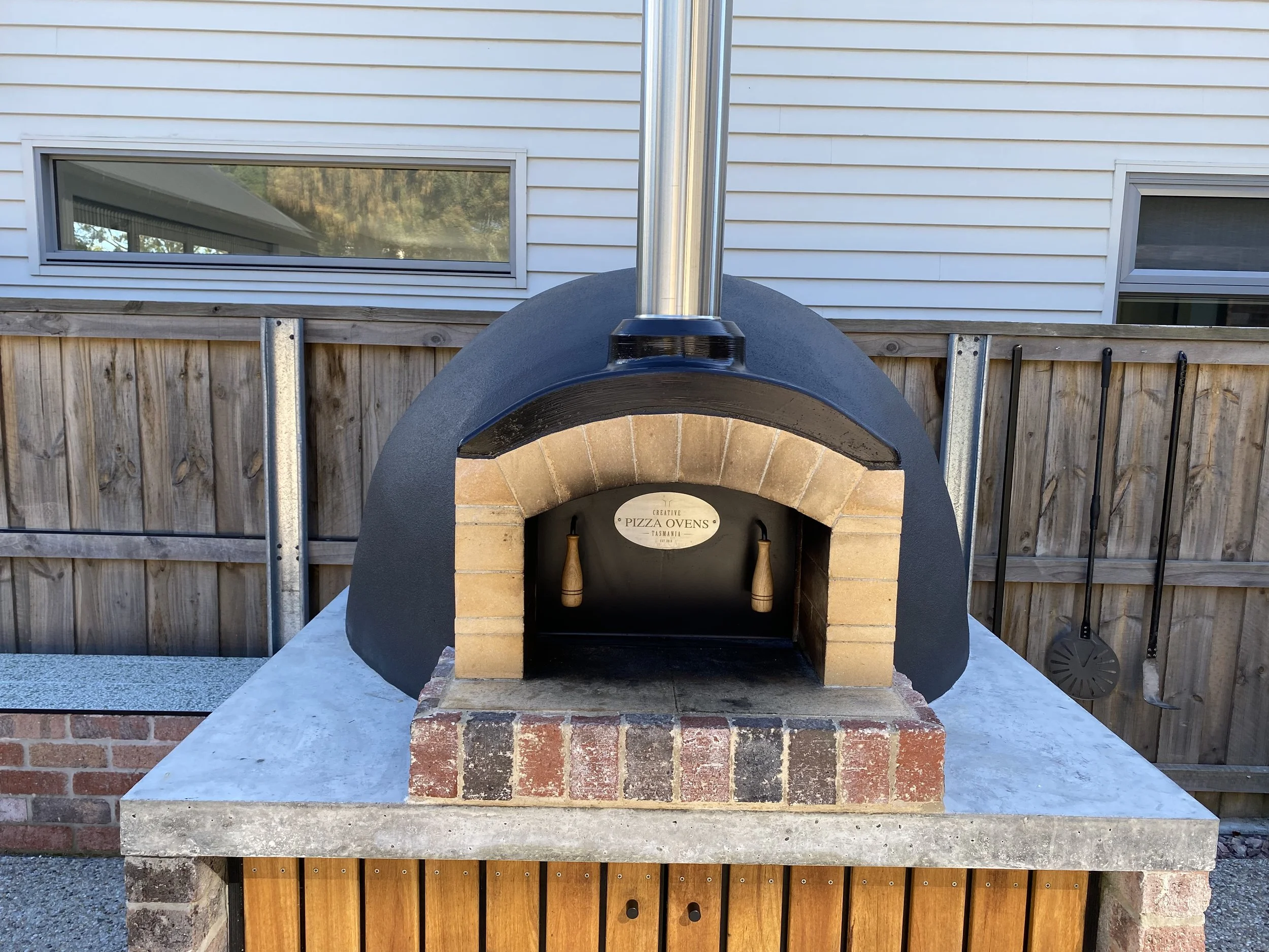 CPO 100 wood fired pizza oven.jpeg