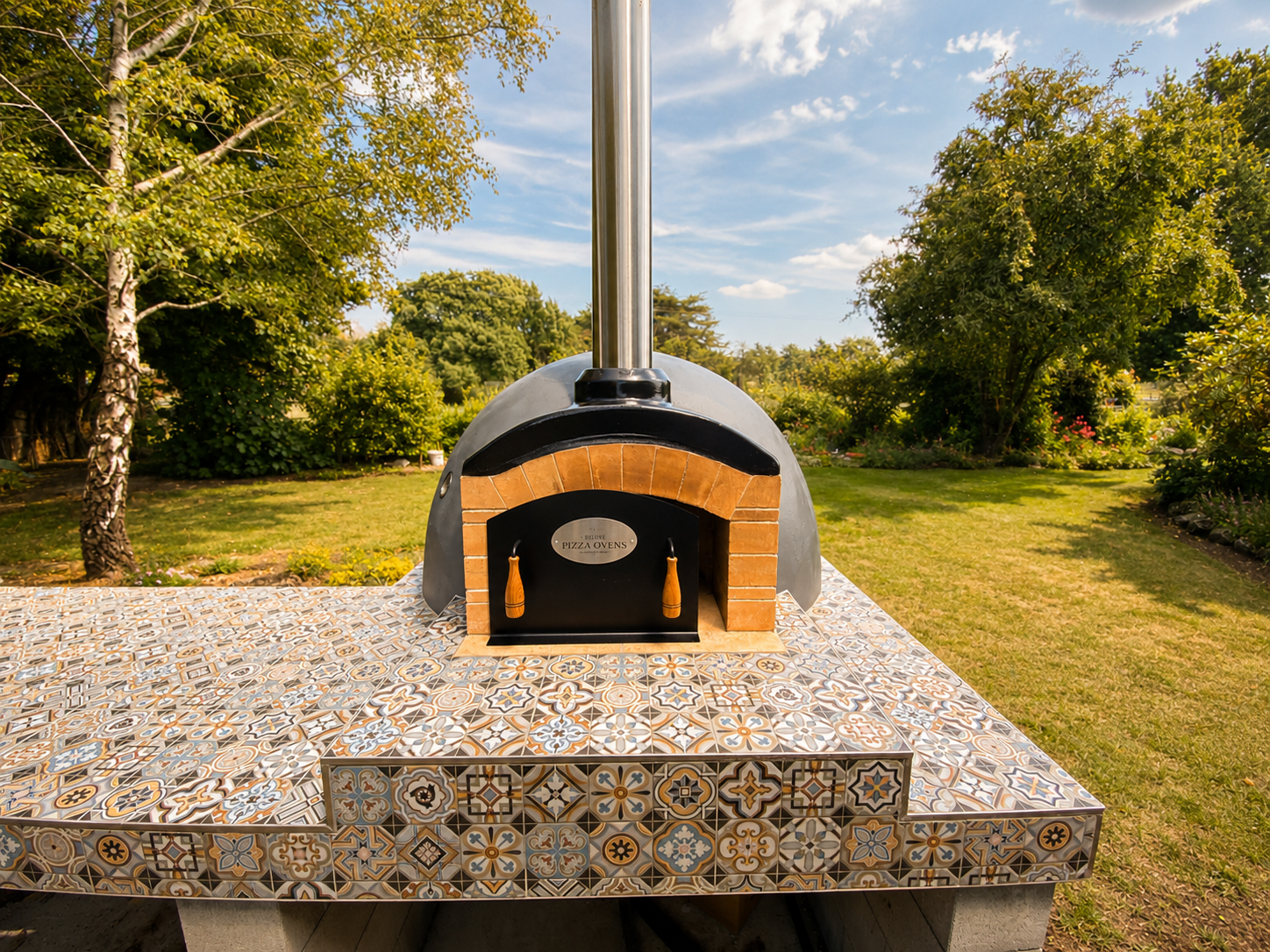 Pizza Oven with a tiles bench.png