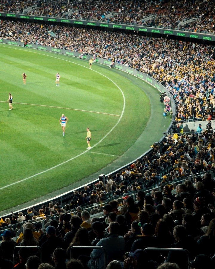 Stills from a weekend of nothing but passion for something local
#afl #gatherround