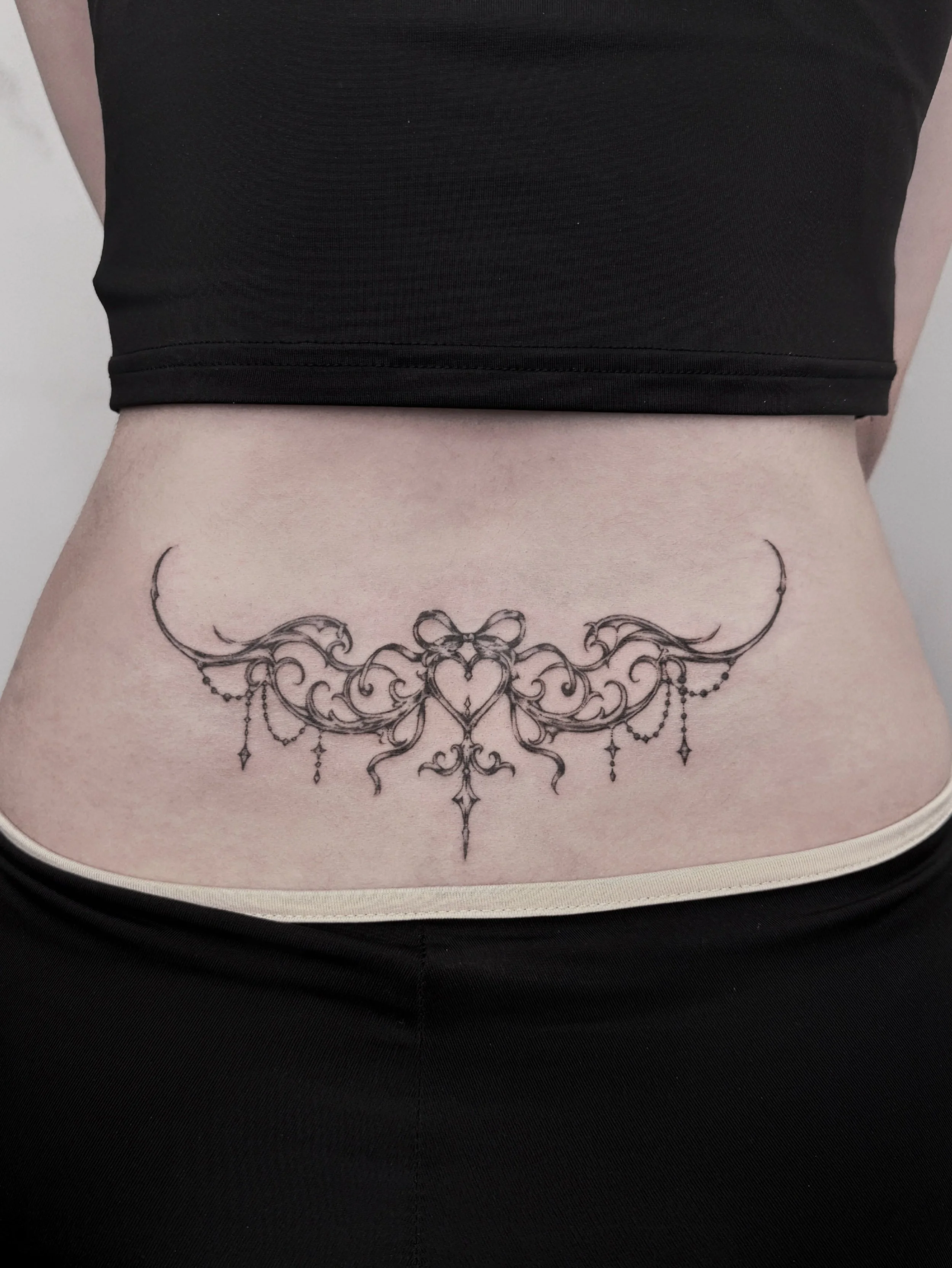 this is her first tattoo ⌯>ᗜ<⌯ಣ thank you !!!

** Hong Kong 9/15~21
** Seoul, Hongdae always