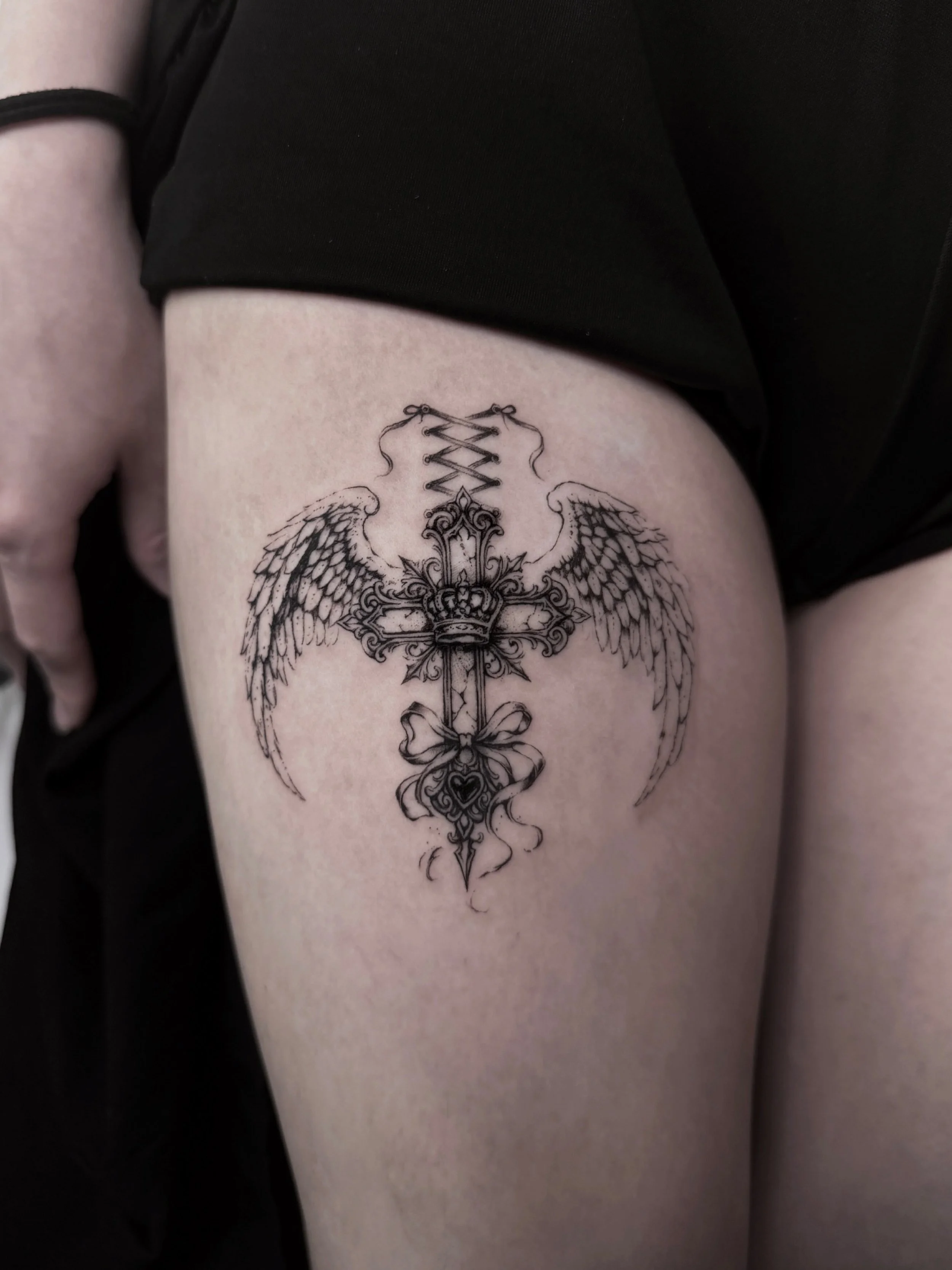thanks for choosing me for your first tattoo ✧

** seoul, hongdae - oct, nov
** tokyo - nov 12 only 1slot left
** london&amp;paris jan, feb 2027