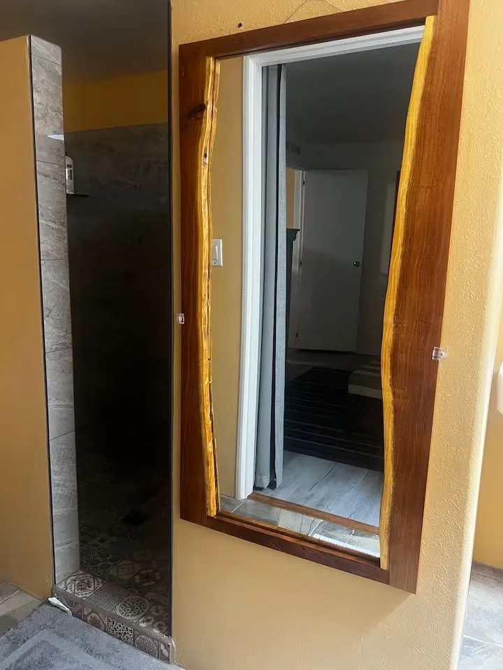 Live edge Mirror