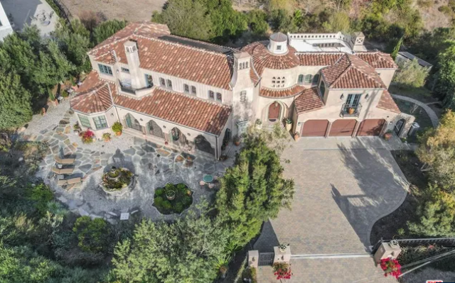 https://www.sothebysrealty.com/eng/sales/detail/180-l-3934-2156756348660605537/29549-harvester-rd-malibu-ca-90265