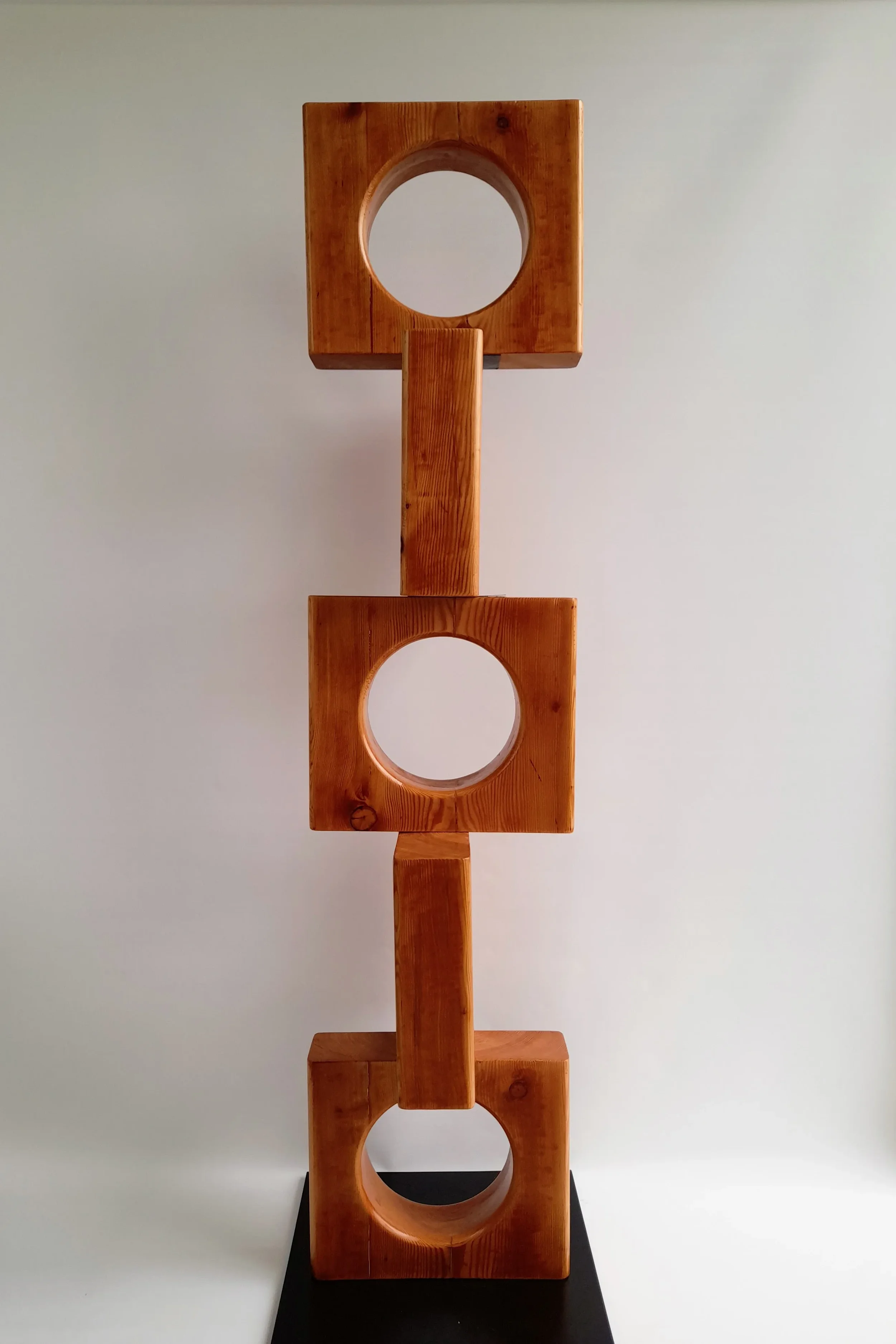 ole-jensen-sculpture-coastline-monoliths-90-degree-twist-5-stack.webp