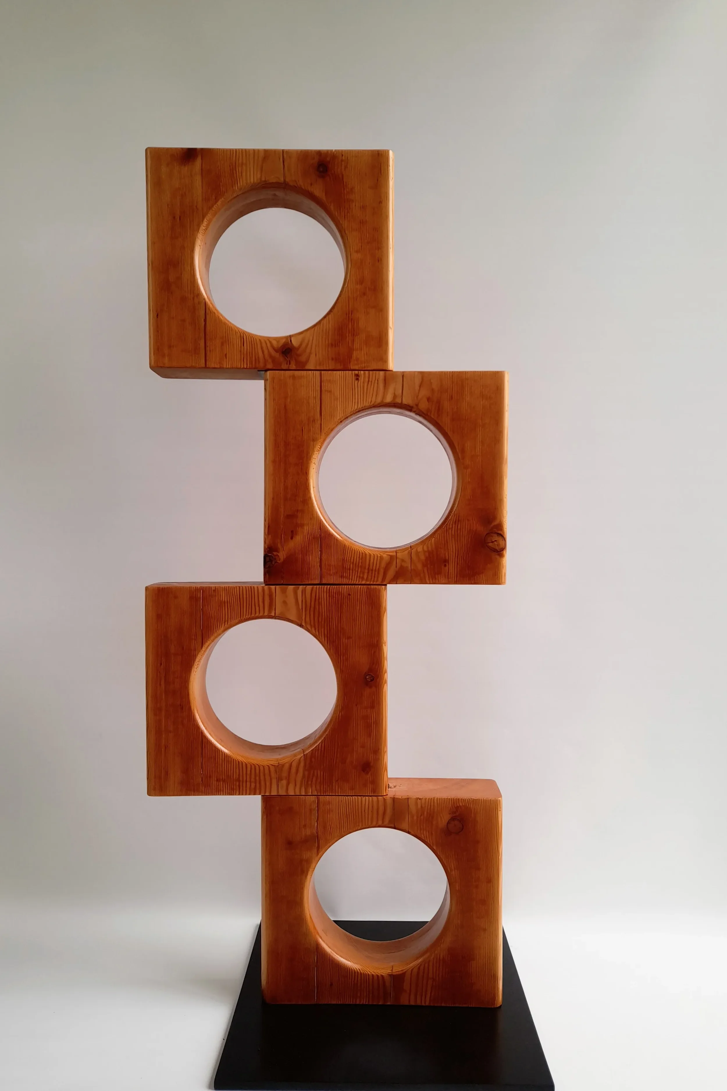 ole-jensen-sculpture-coastline-monoliths-offset-planar-alignment-4-stack.webp