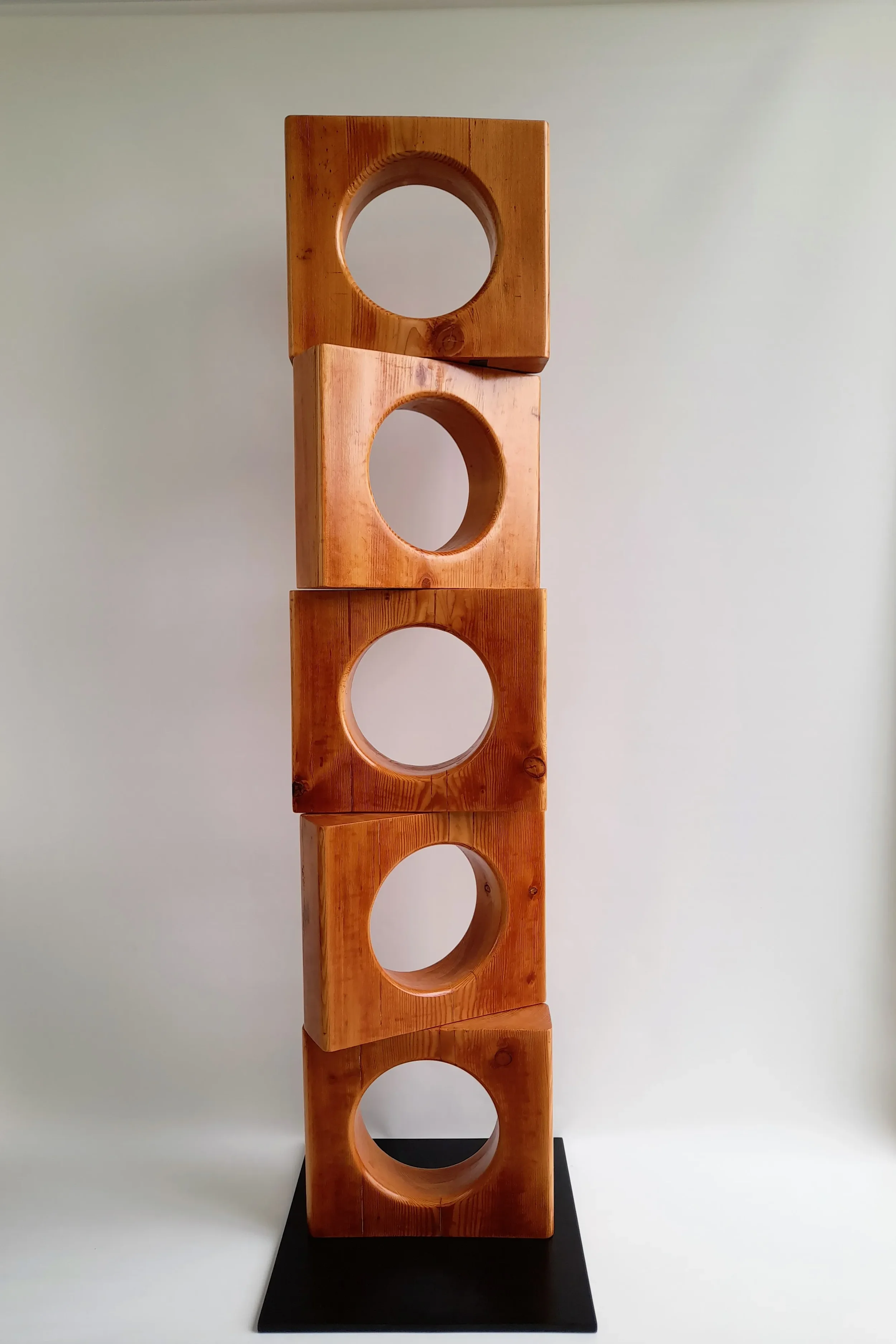 ole-jensen-sculpture-coastline-monoliths-30-degree-twist-5-stack.webp