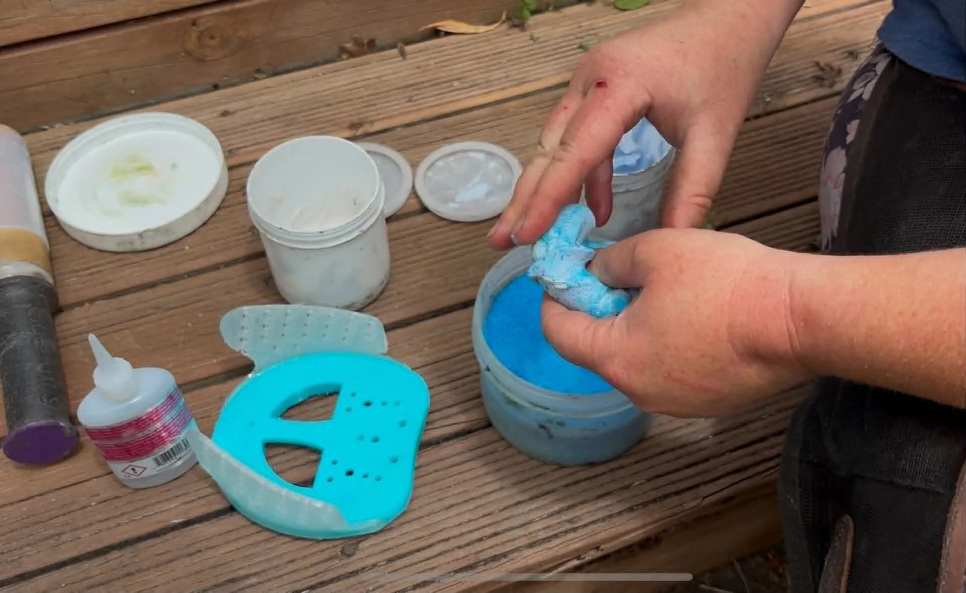 Adding copper sulphate into your impression material, especially where it touches the hoof, will help to prevent fungal build up under the shoe. 