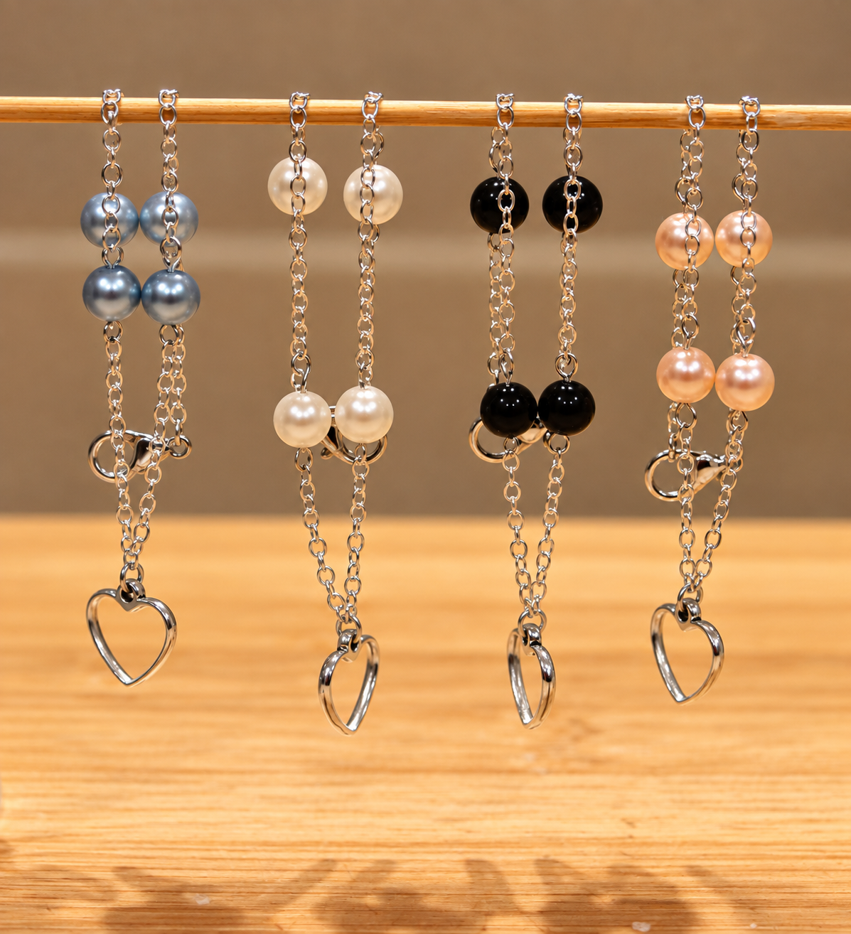 HEI_EMI_EmiliaKeepsakeBracelet_Heart_01.png