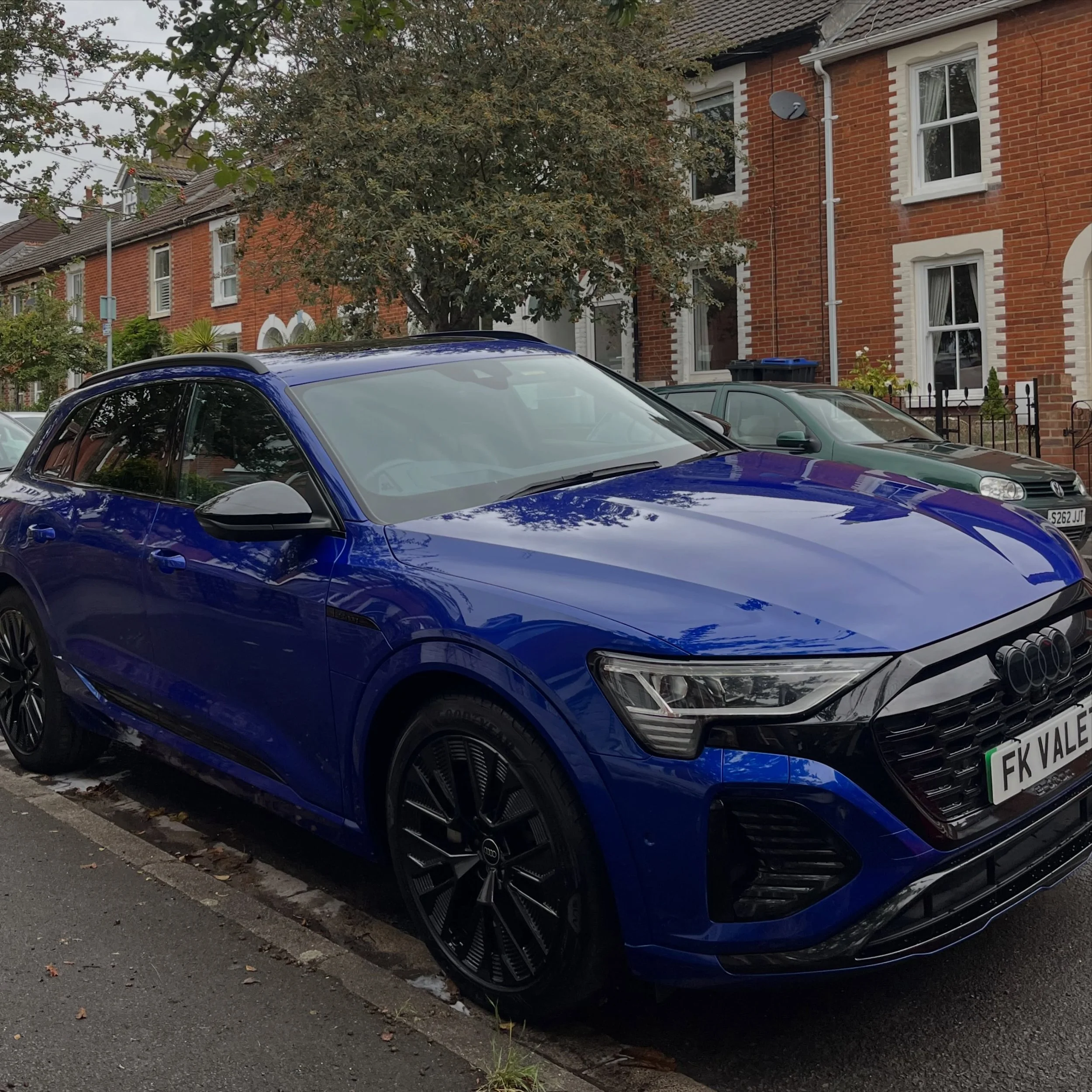 Audi Q8 e-tron | Full Decontamination &amp; UHD Wax

Cleaned, Polished &amp; Protected!

✔️ Exterior Deep Clean
✔️ Wheels &amp; Tyres Detailed 
✔️ Glass Cleaned &amp; Polished
✔️ Spray-On Protection
✔️ Full Decontamination &amp; Clay Bar 
✔️ AutoGlym