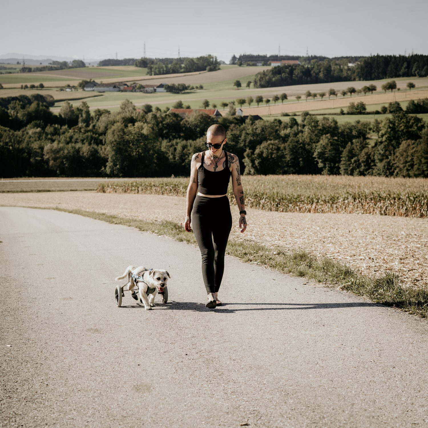 Christine & Poldi beim Gassi gehen