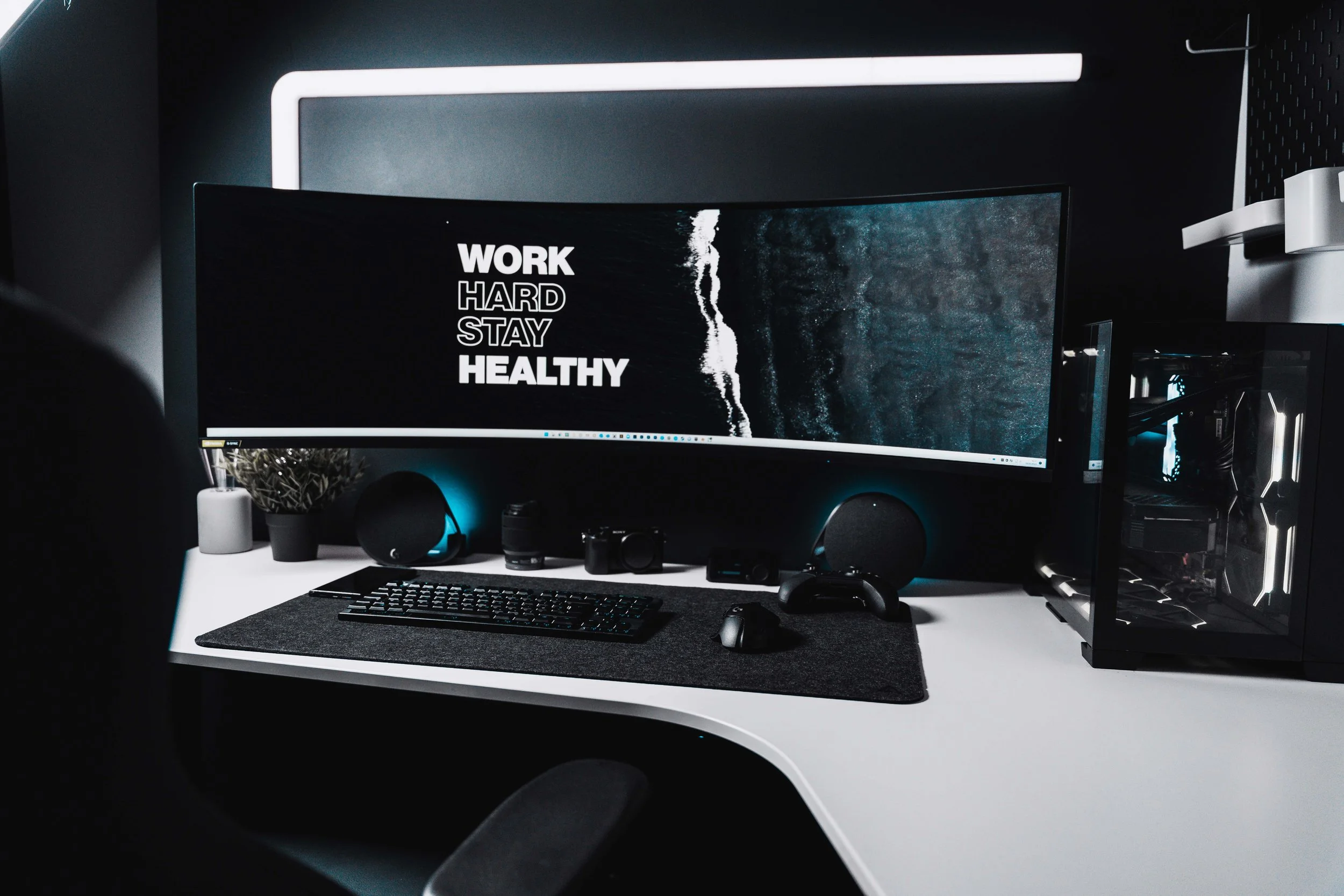 Desk Setup with Samsung Odyssey G7 49" 