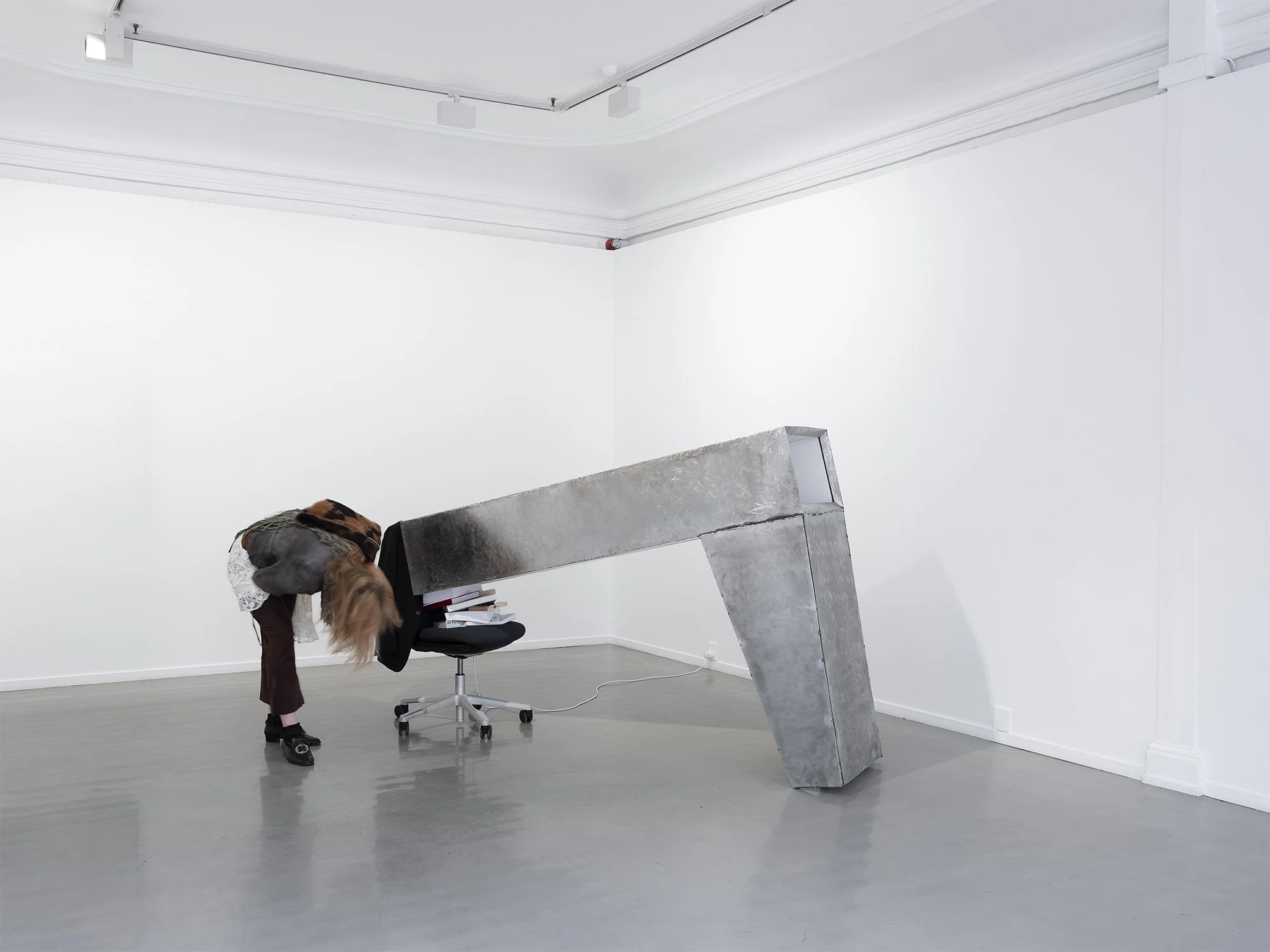 The help, 2026, video installation sculpture-W45xH138xL200cm-Video duration 11min 30sec
