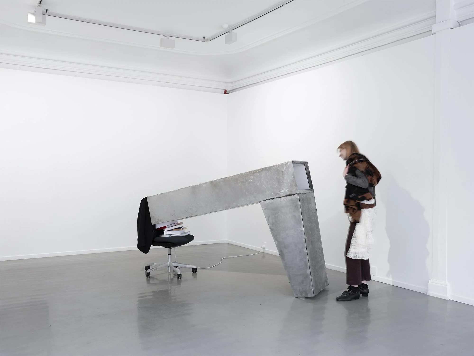 The help, 2026, video installation sculpture-W45xH138xL200cm-Video duration 11min 30sec
