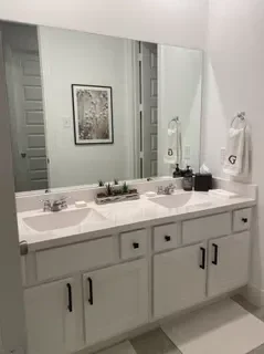 Cabinet Hardware Install Dallas Texas