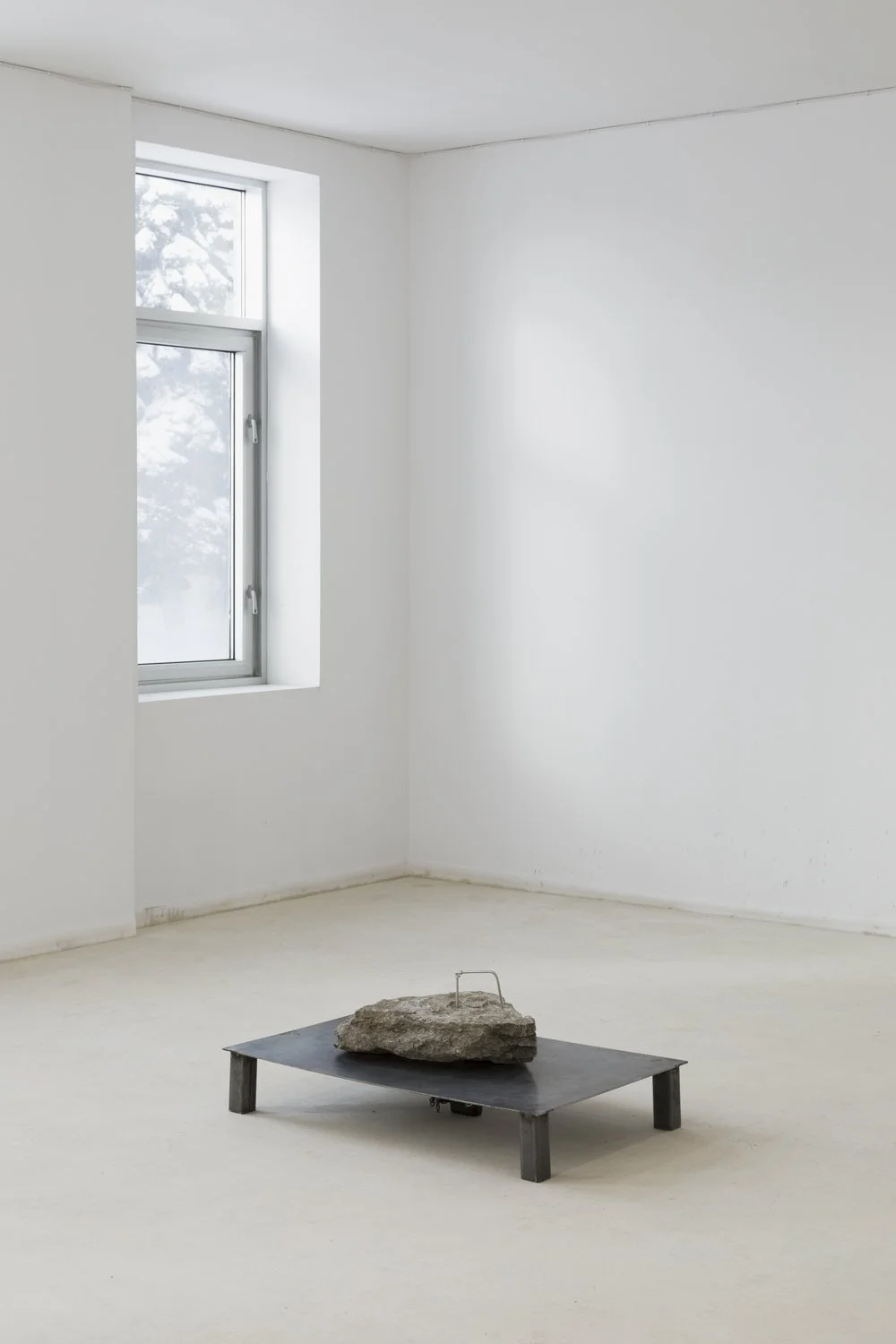 Empreinte de la puissance (Imprint of Power​), 2023​. Steel, rock, and motor​ ― 38 × 24 × 15 in