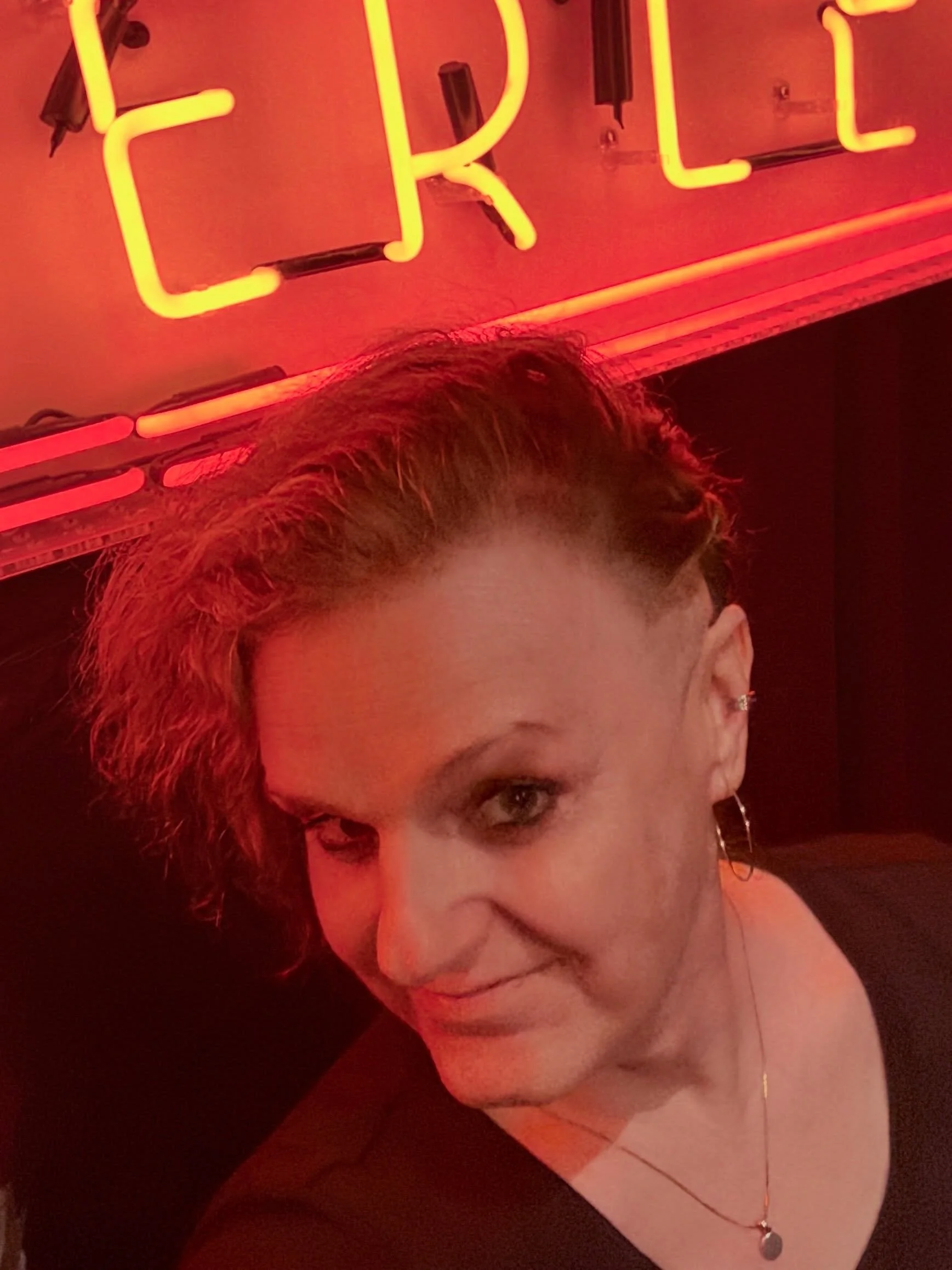 Sometimes you need some change in your life. To mix things up. To overcome some mental block. I tend to do something every year. My pulsar map tattoo. Eyebrow slash. Purple hair lock and now an undercut in Shanghai courtesy of the fabulous @mirandama