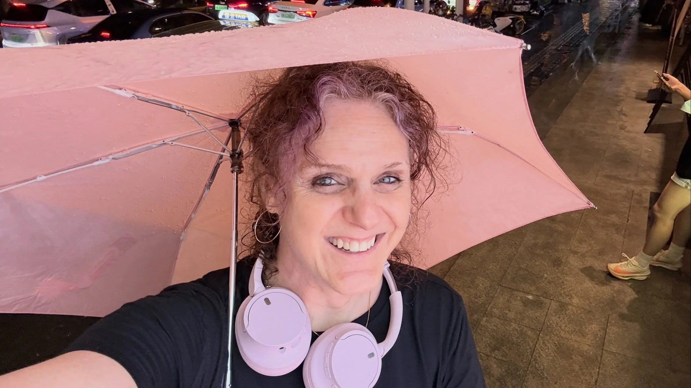 Settling into a bit of a rhythm in Shanghai. Amazing food, so many gorgeous cats, signage exhibiting surprising contempt for French horns, Jen getting caught in torrential down pours on a regular basis, being an adorable idiot in way too many photos,