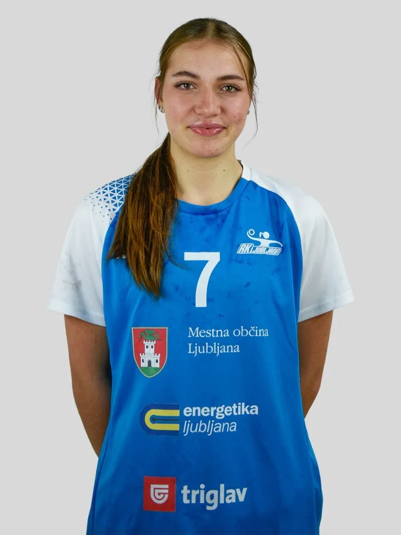 Lara-Ermenc_RK-Krim-OTP-Group-Mercator_2026-27_zacasen-portret.jpeg